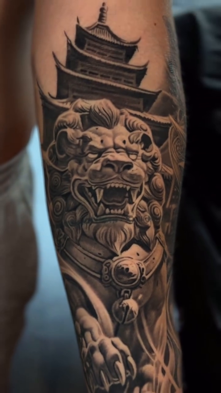 Tattoo by @zioninkz โ japanese_irezumi, black_and_grey