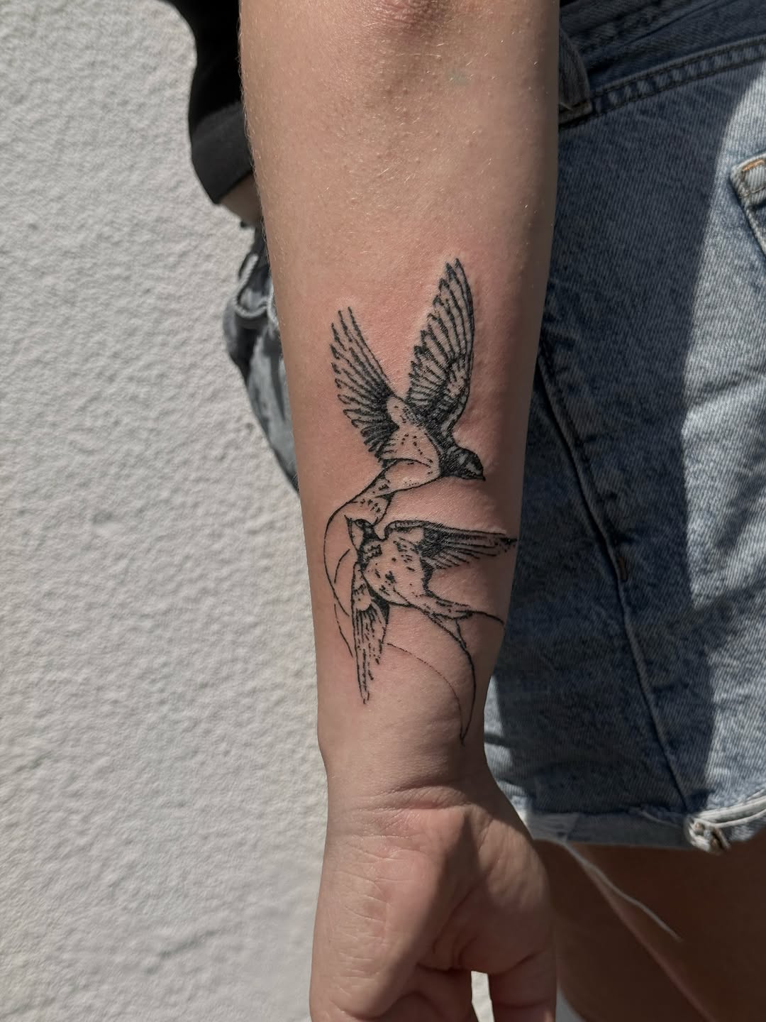 Tattoo by @avaniloutattoo — fine_line, dotwork