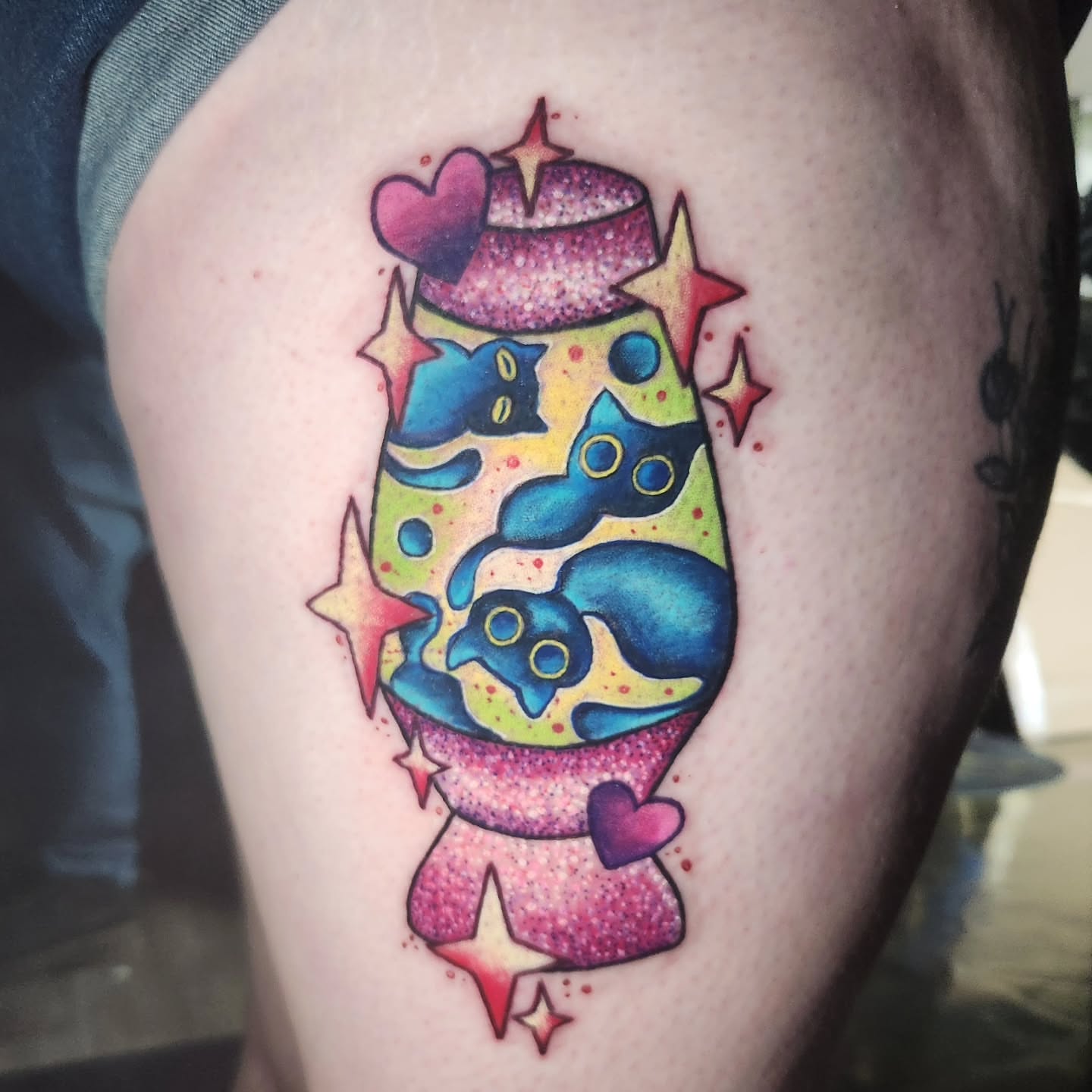 Tattoo by @sunnydtattoos — new_school, dotwork