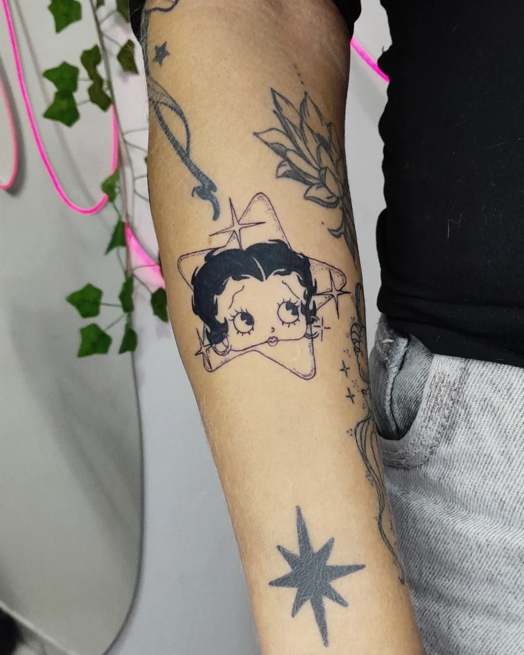 Tattoo by @wesleyfdm โ black_and_grey
