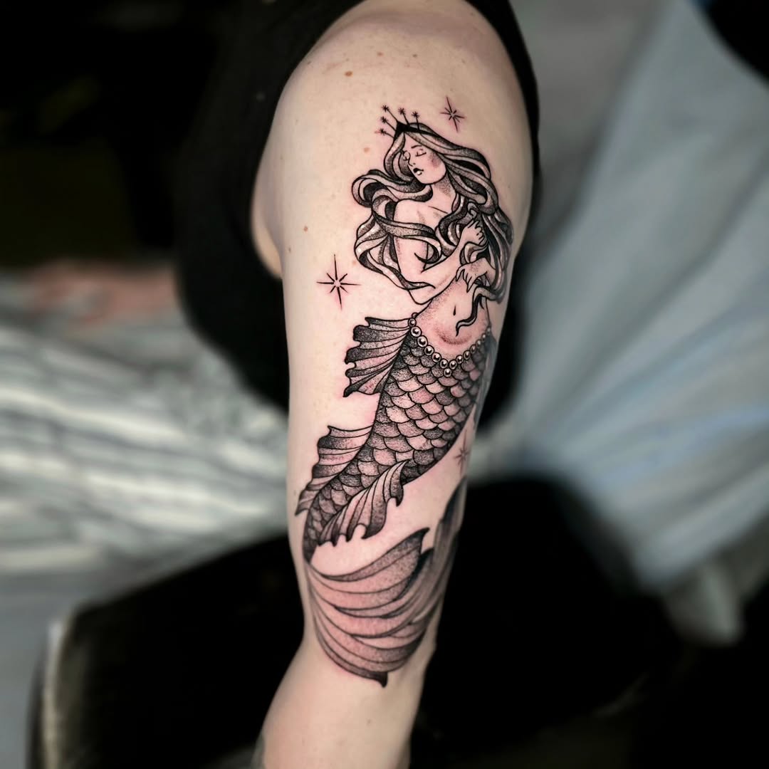 Tattoo by @adisontattoos โ black_and_grey, fine_line