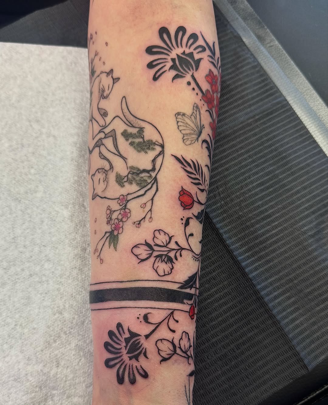 Tattoo by @kat.b.tattoos โ fine_line, illustrative