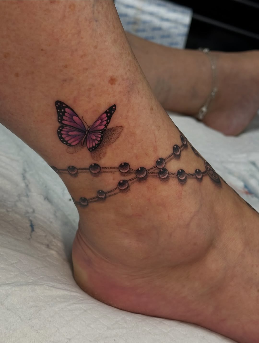 Tattoo by @mriverotattoos — fine_line, realism