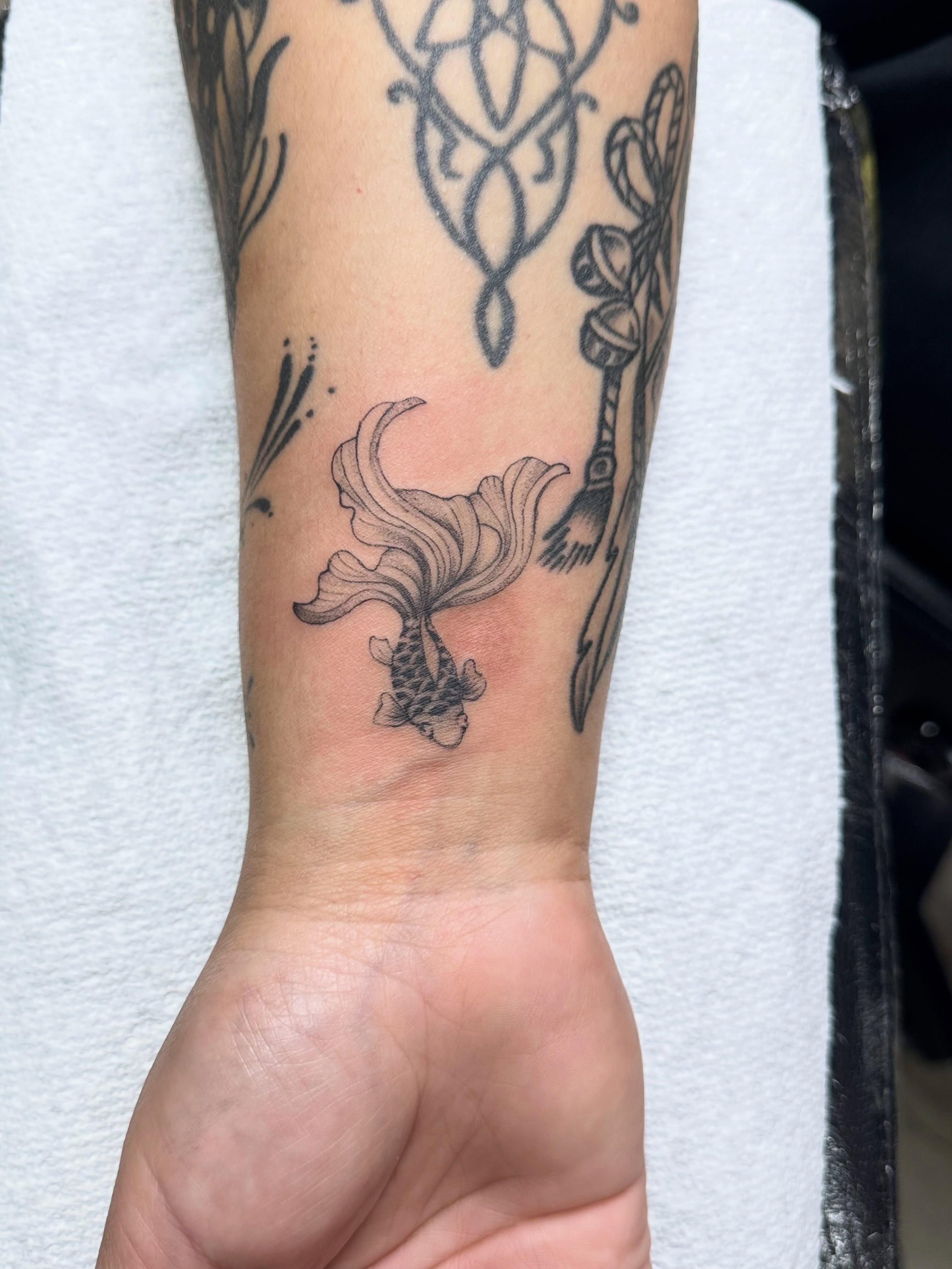 Tattoo by @beth.tattooink — black_and_grey