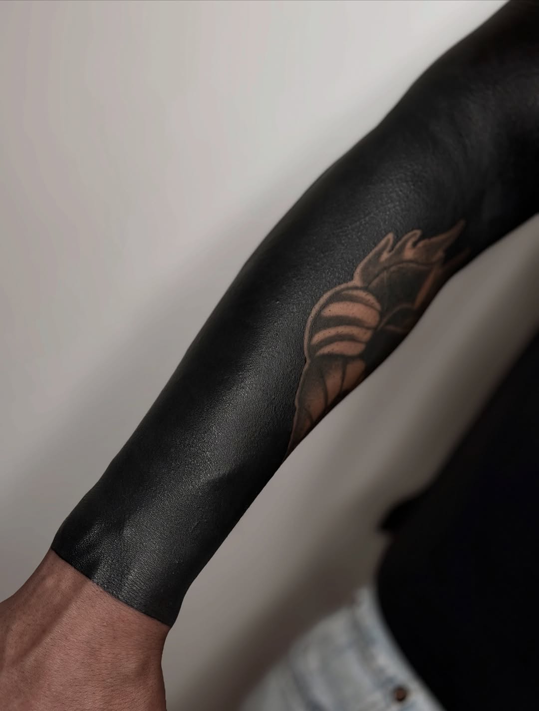 Tattoo by @azchiara — blackwork
