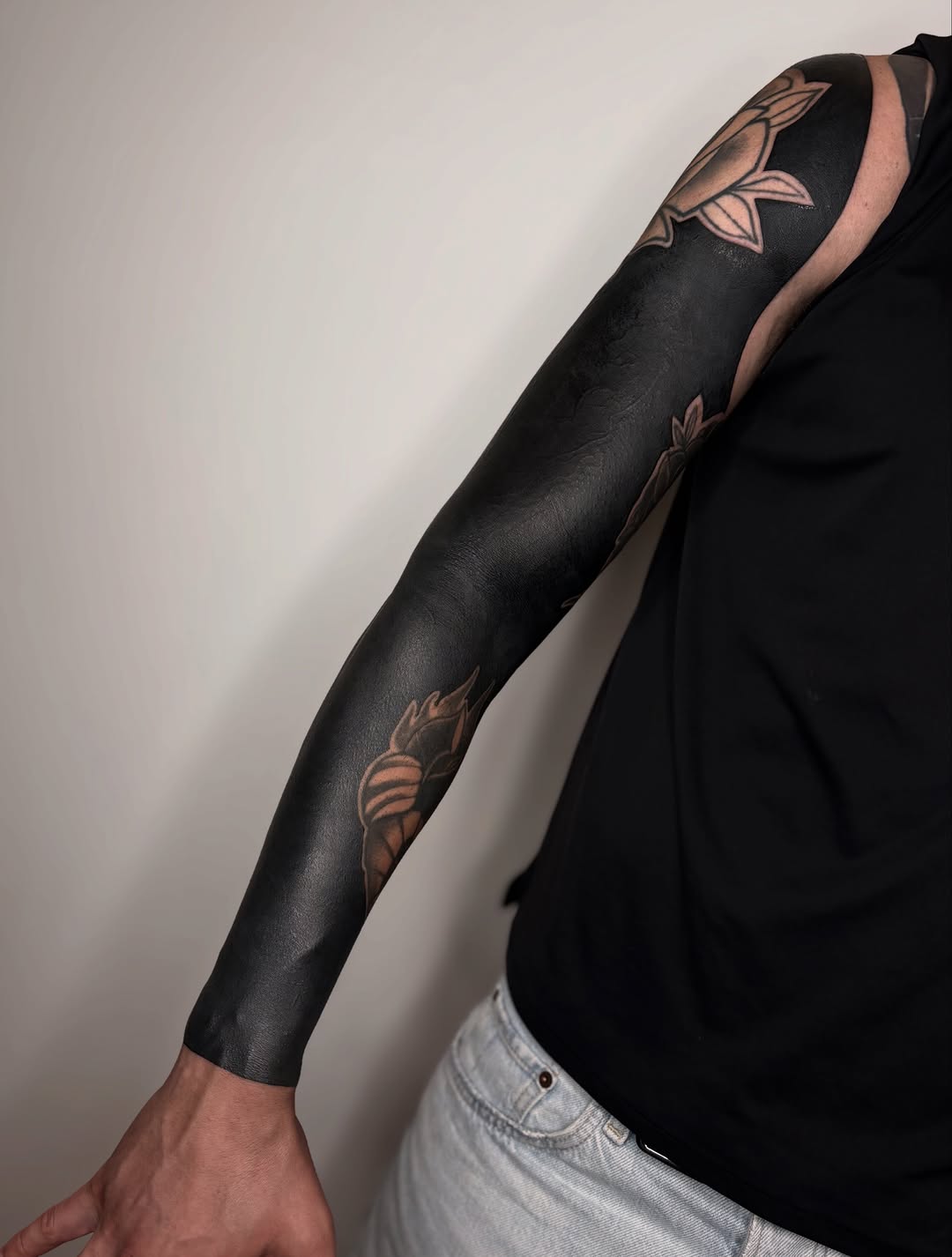 Tattoo by @azchiara — blackwork, black_and_grey