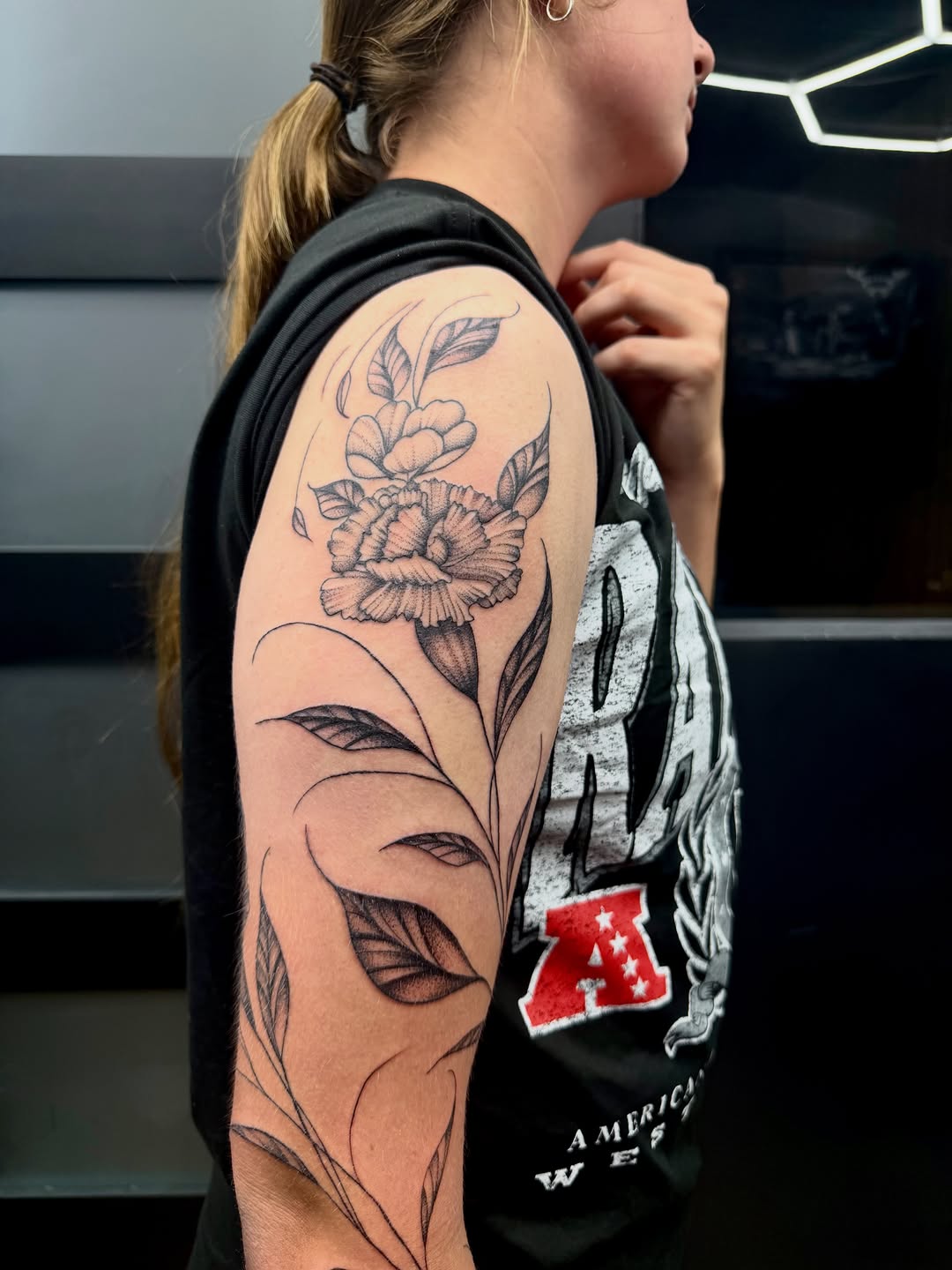 Tattoo by @nathygirltattoo β fine_line, black_and_grey