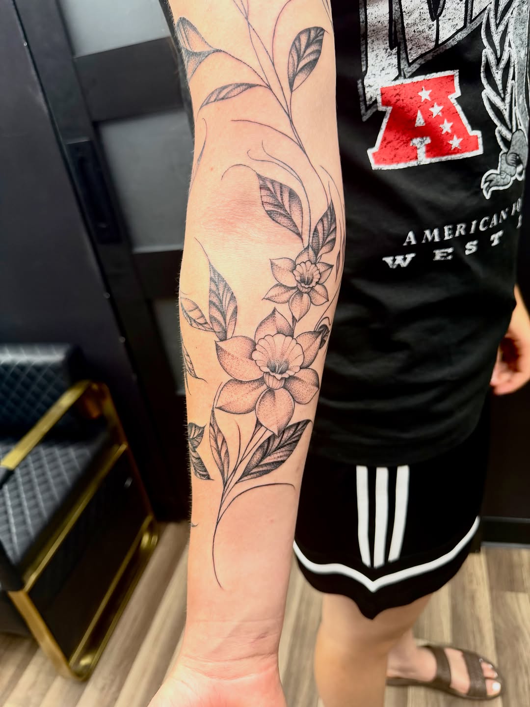 Tattoo by @nathygirltattoo β fine_line, dotwork