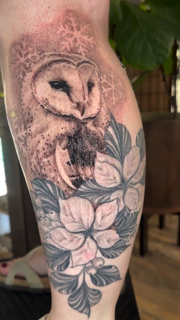 Tattoo by @maliaacarrasco β fine_line, black_and_grey