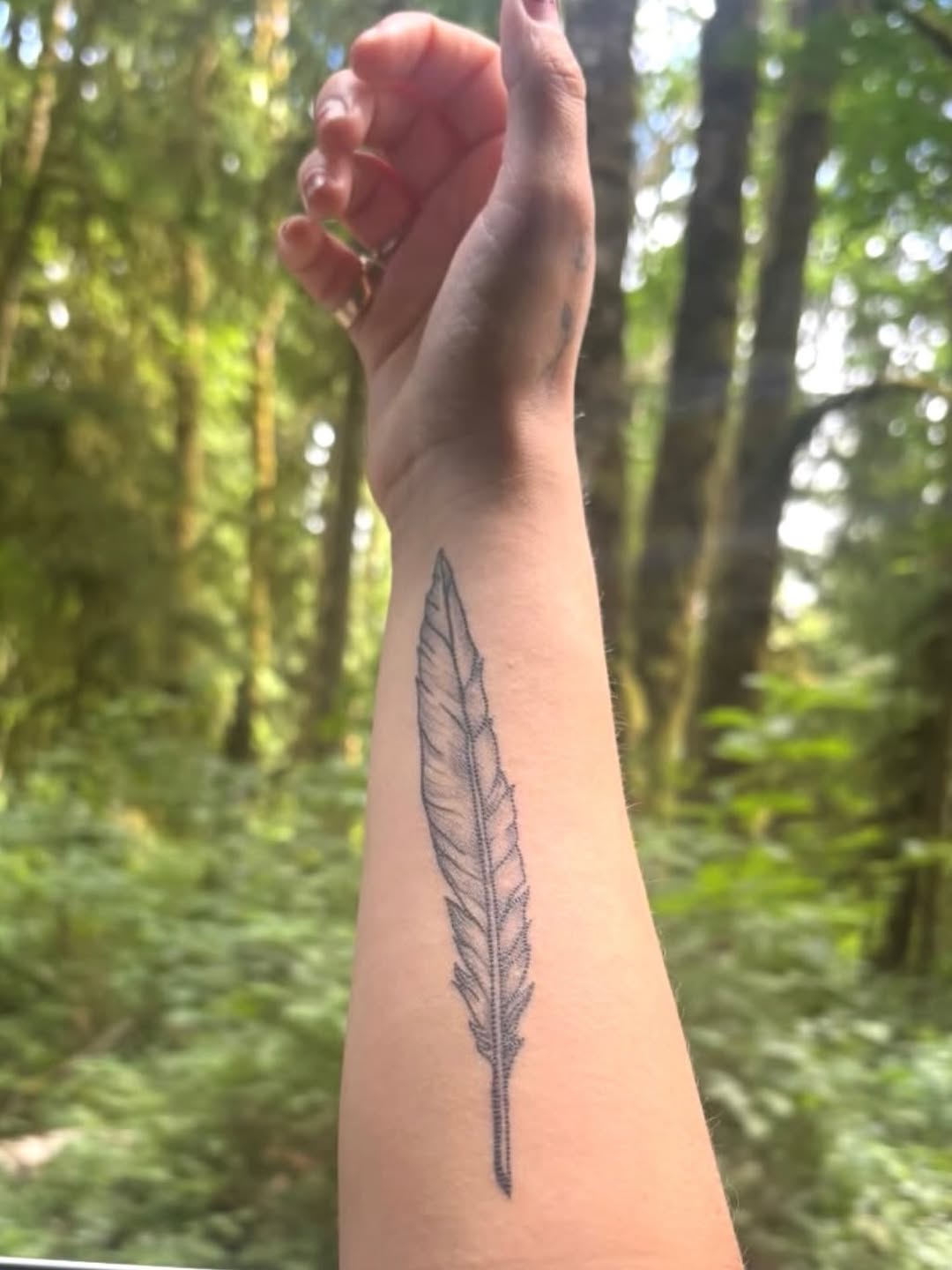 Tattoo by @hellaradhailee โ fine_line, dotwork