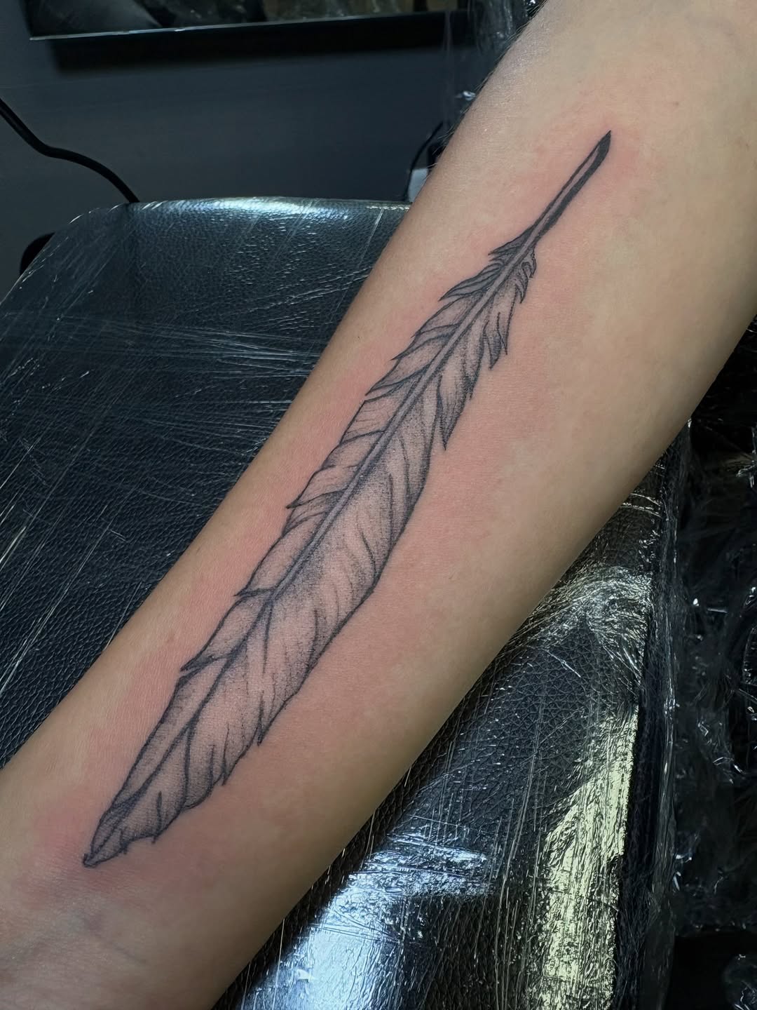 Tattoo by @hellaradhailee โ dotwork
