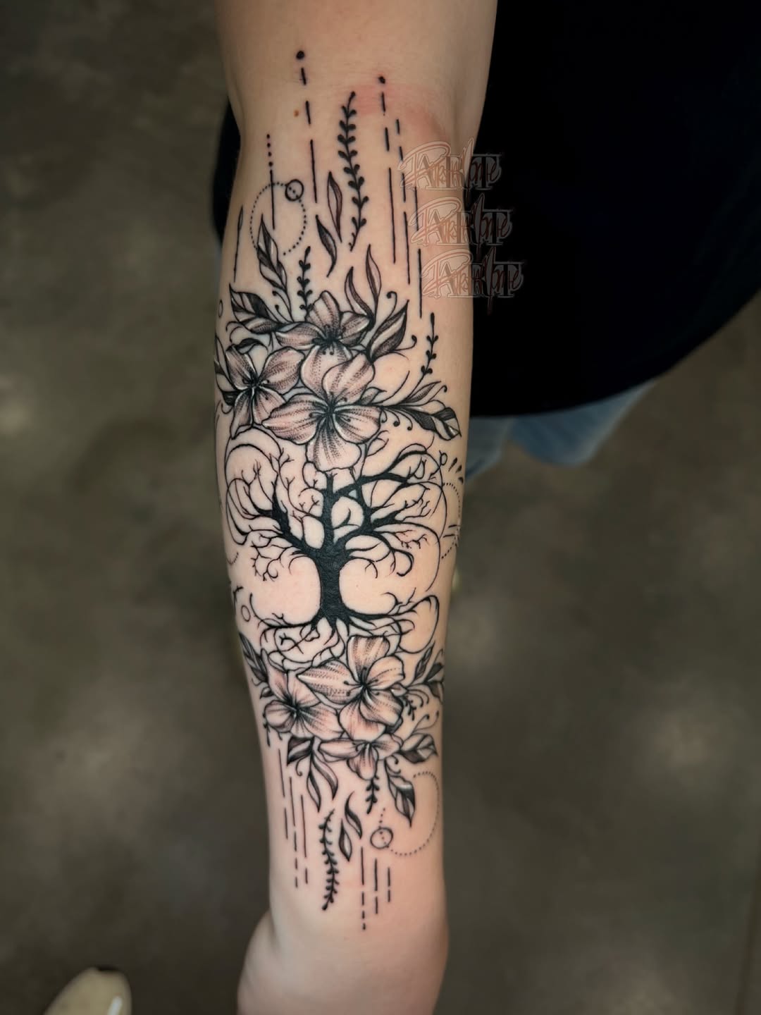 Tattoo by @porshamonie — fine_line, dotwork