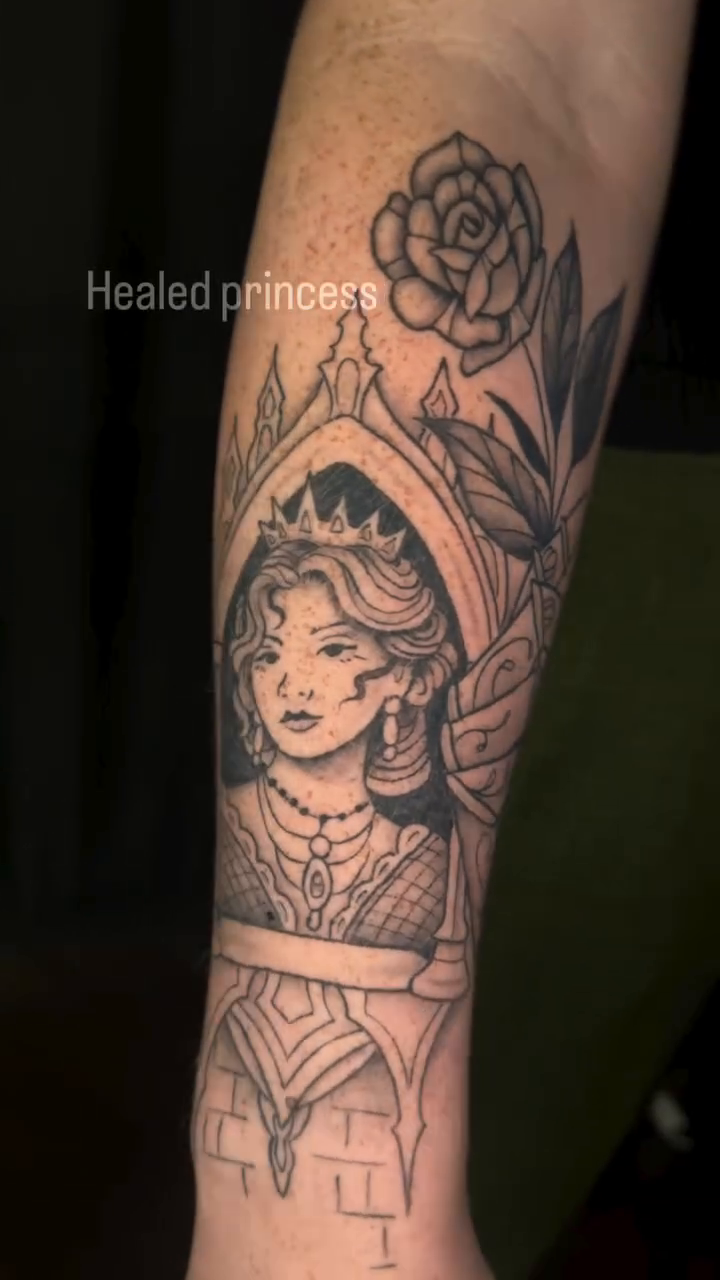Tattoo by @lindseybendsey — black_and_grey, realism