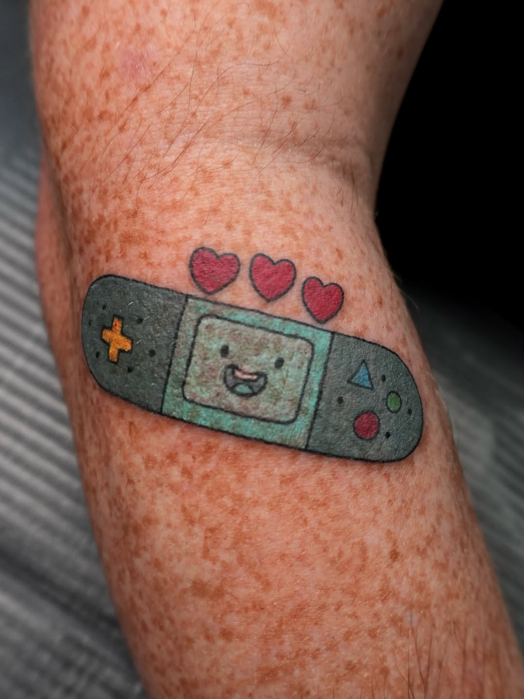 Tattoo by @someonesweirdsister โ new_school