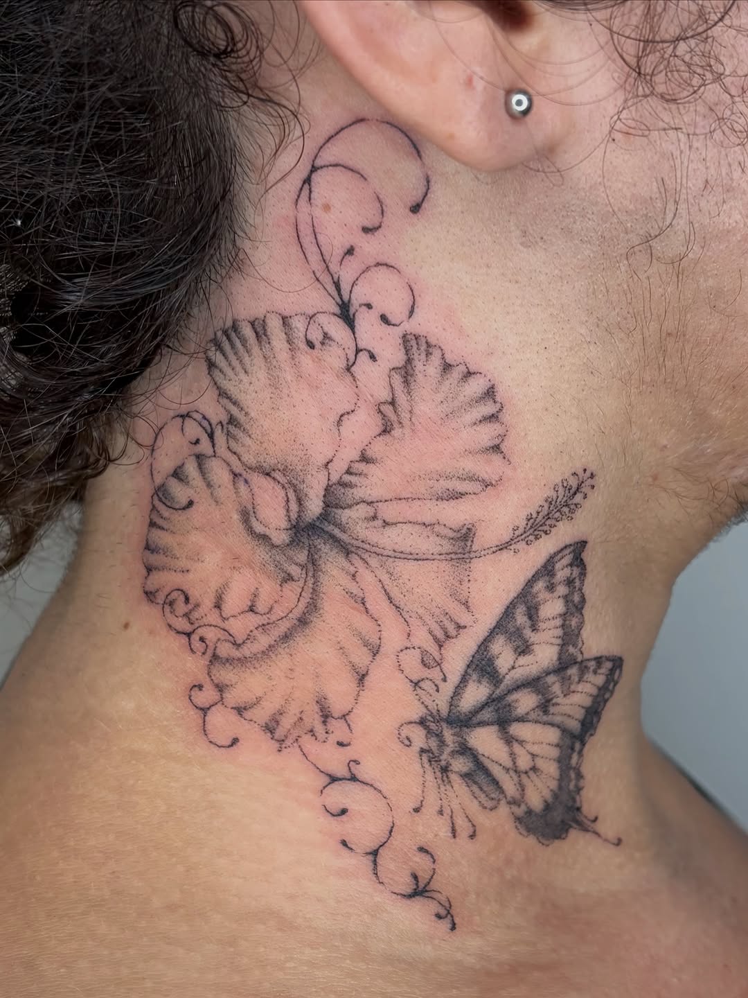Tattoo by @stabzzz333 โ fine_line, dotwork
