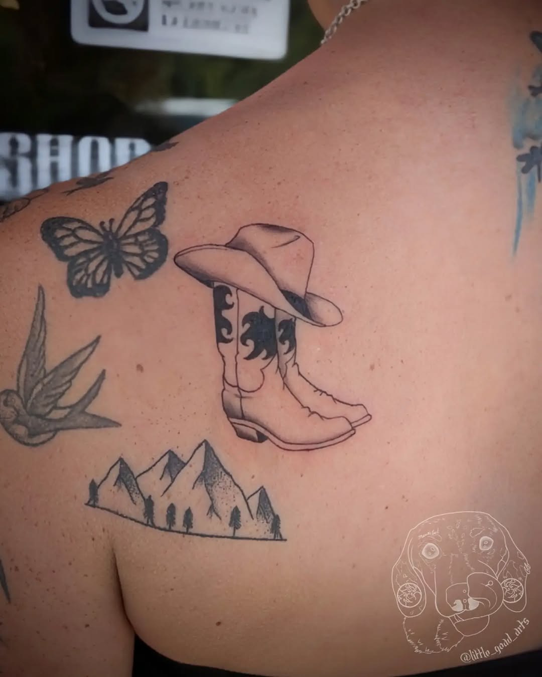 Tattoo by @little_goad_arts โ black_and_grey, fine_line