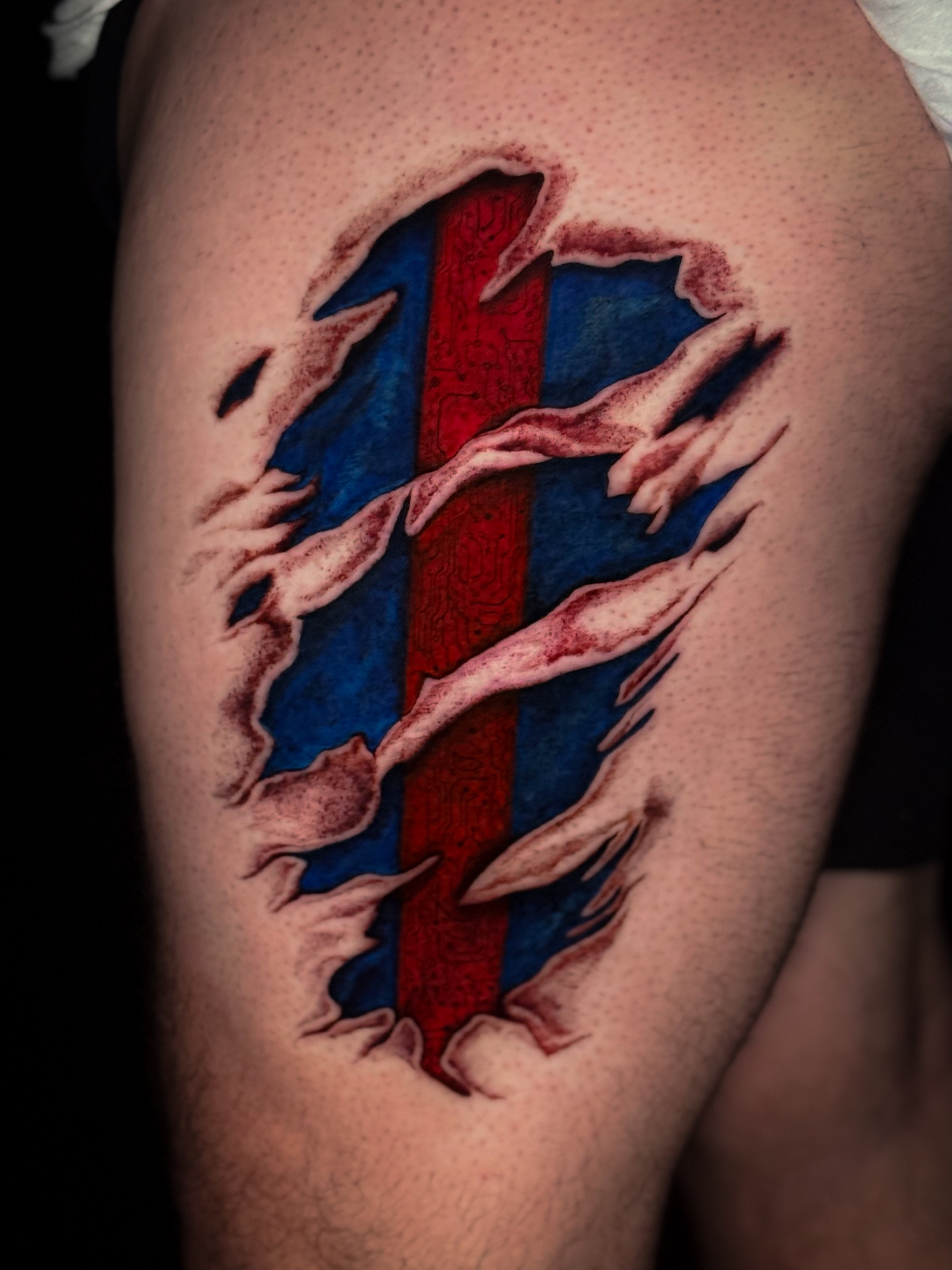 Striped pattern dotwork tattoo on the thigh by Jennifer Ramirez