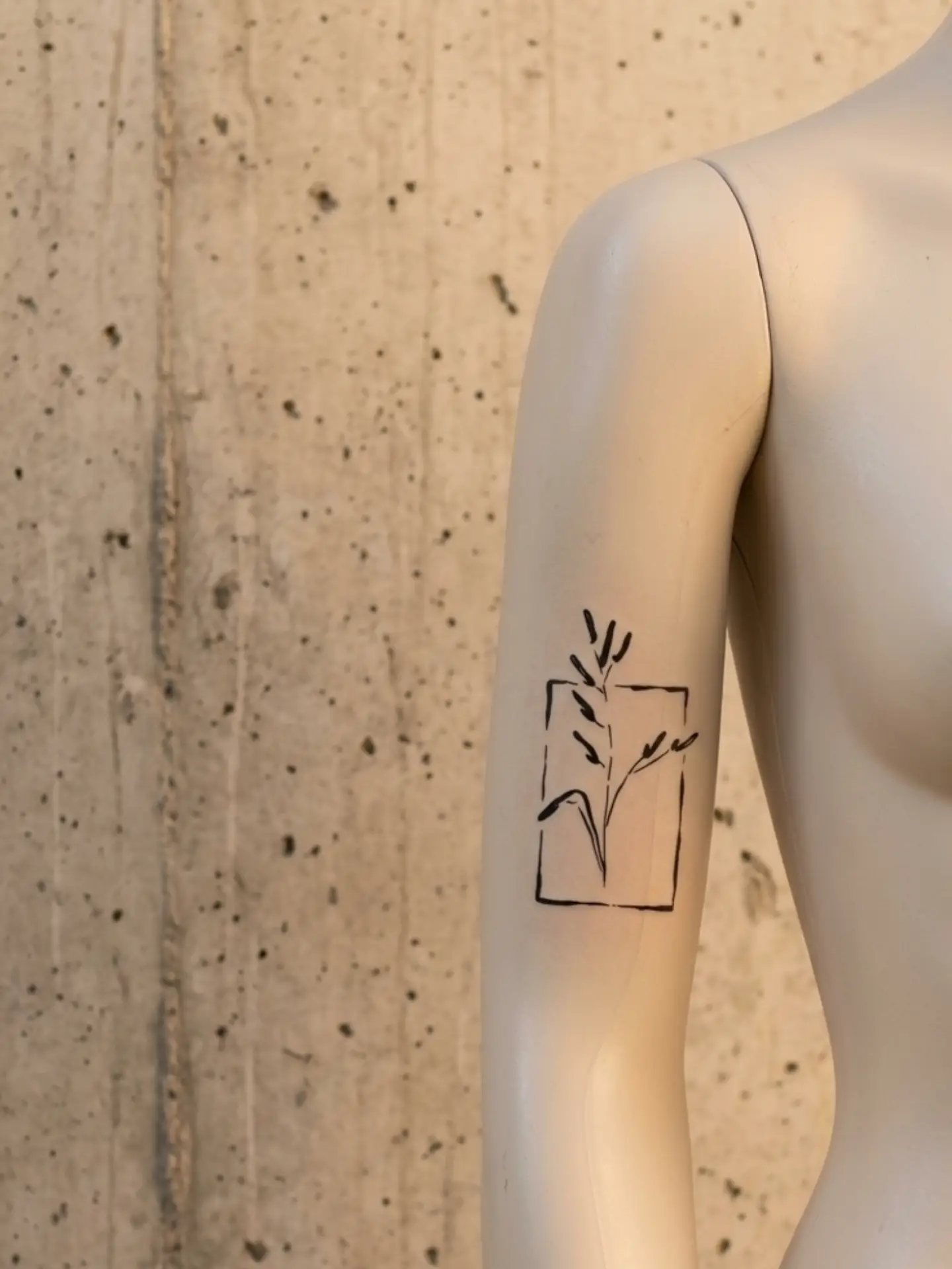 Tattoo by @cryn_ttt — minimalist