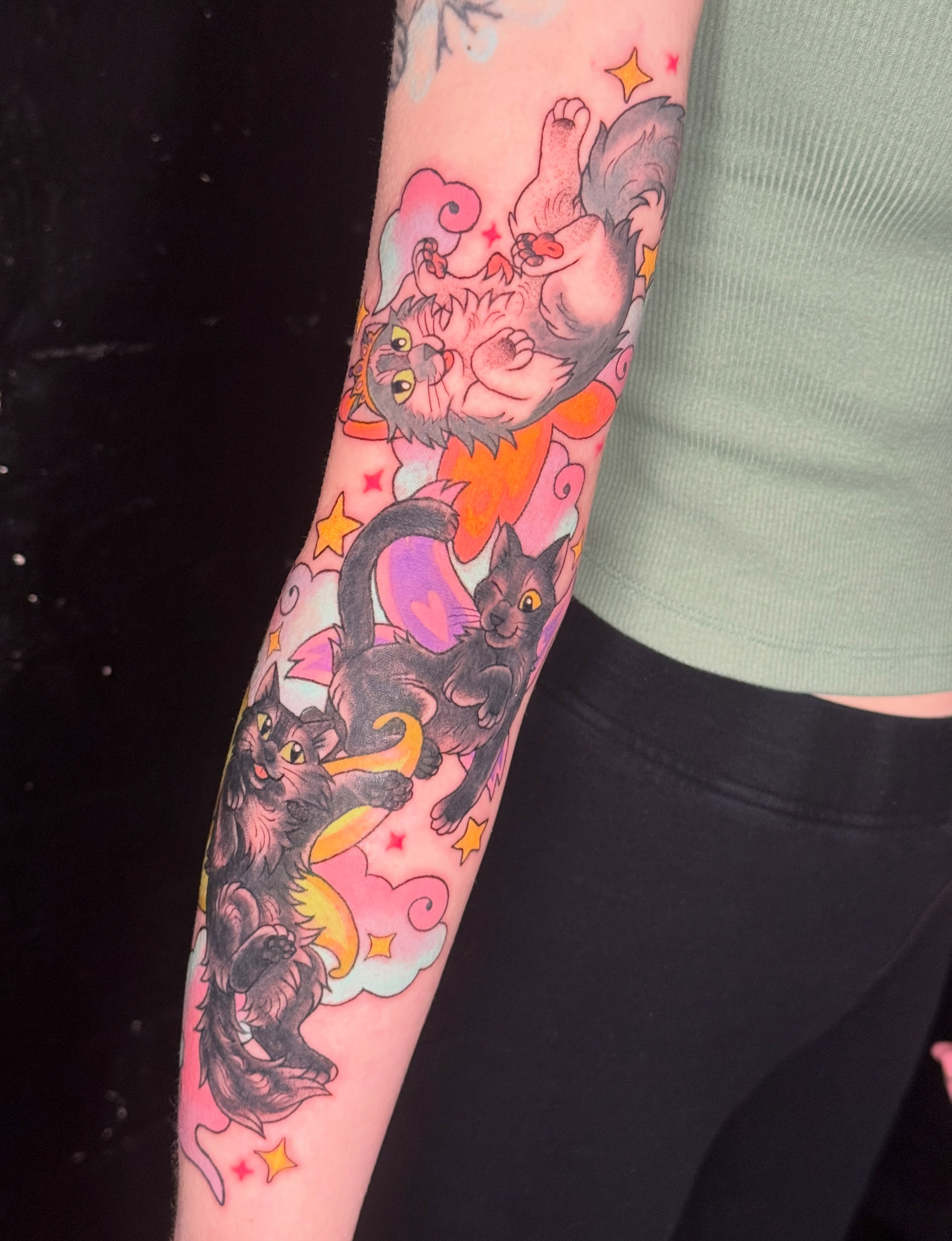 Tattoo by @beachw00f — new_school, dotwork
