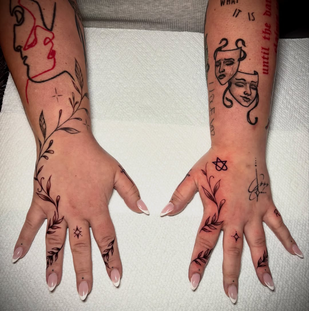 Tattoo by @_vanessa.ink_ β fine_line, ornamental