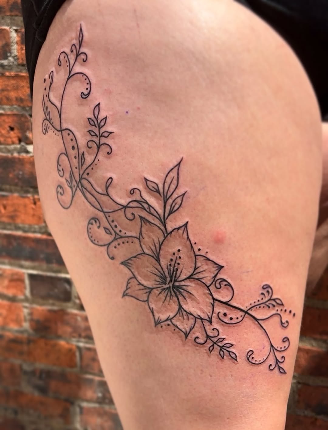 Tattoo by @ellestattoos — fine_line, ornamental