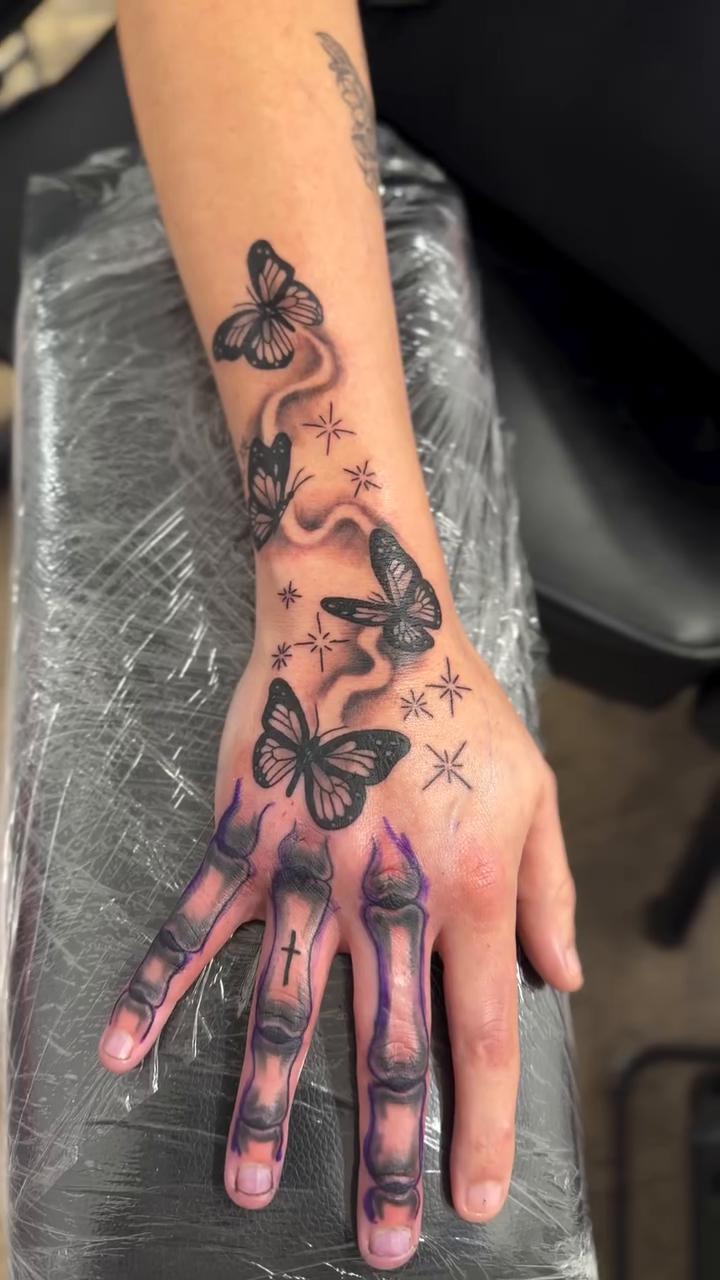 Tattoo by @h.gonzalez_tattoos — fine_line, black_and_grey