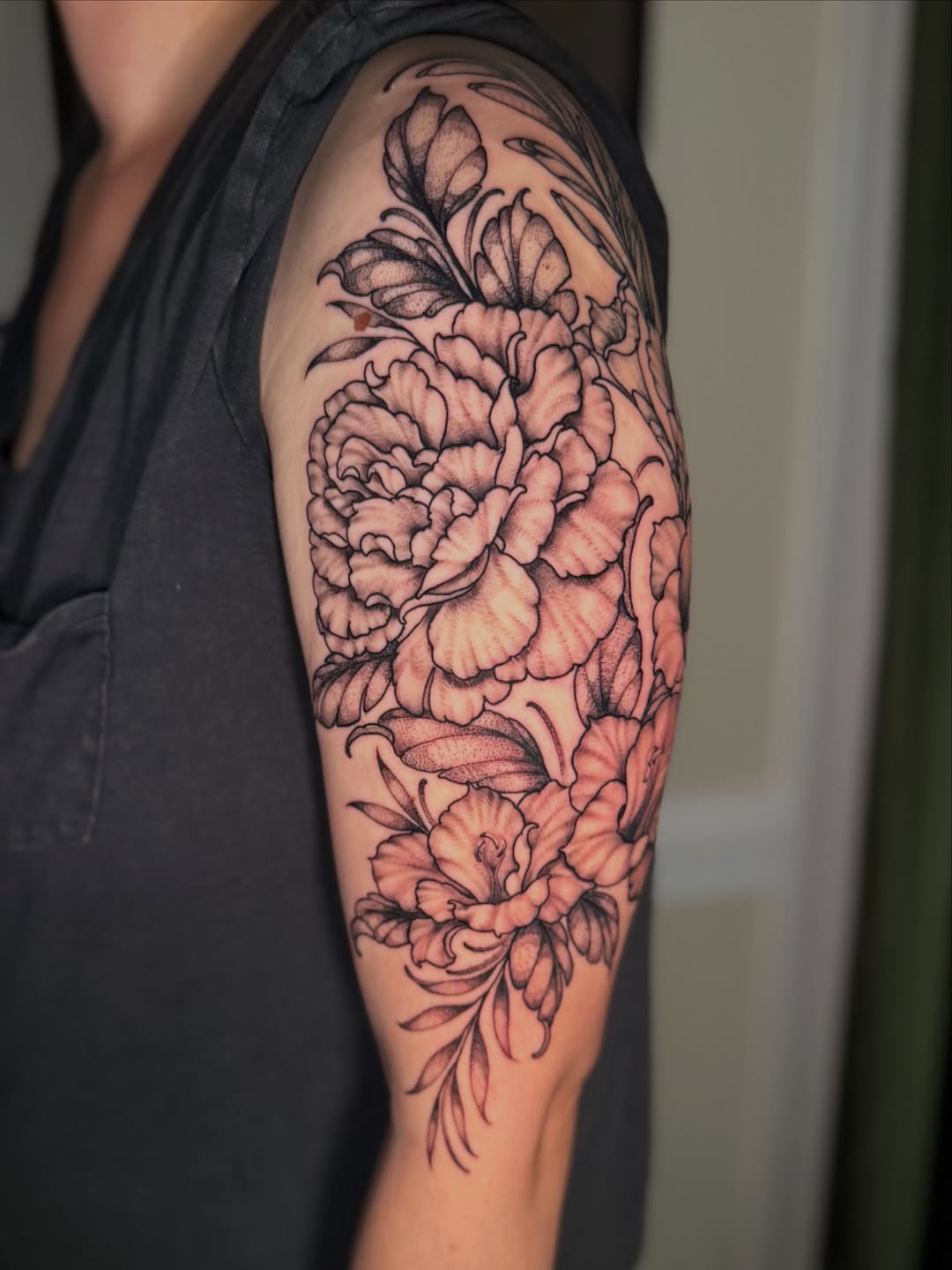 Tattoo by @chiahtattoos — black_and_grey, fine_line