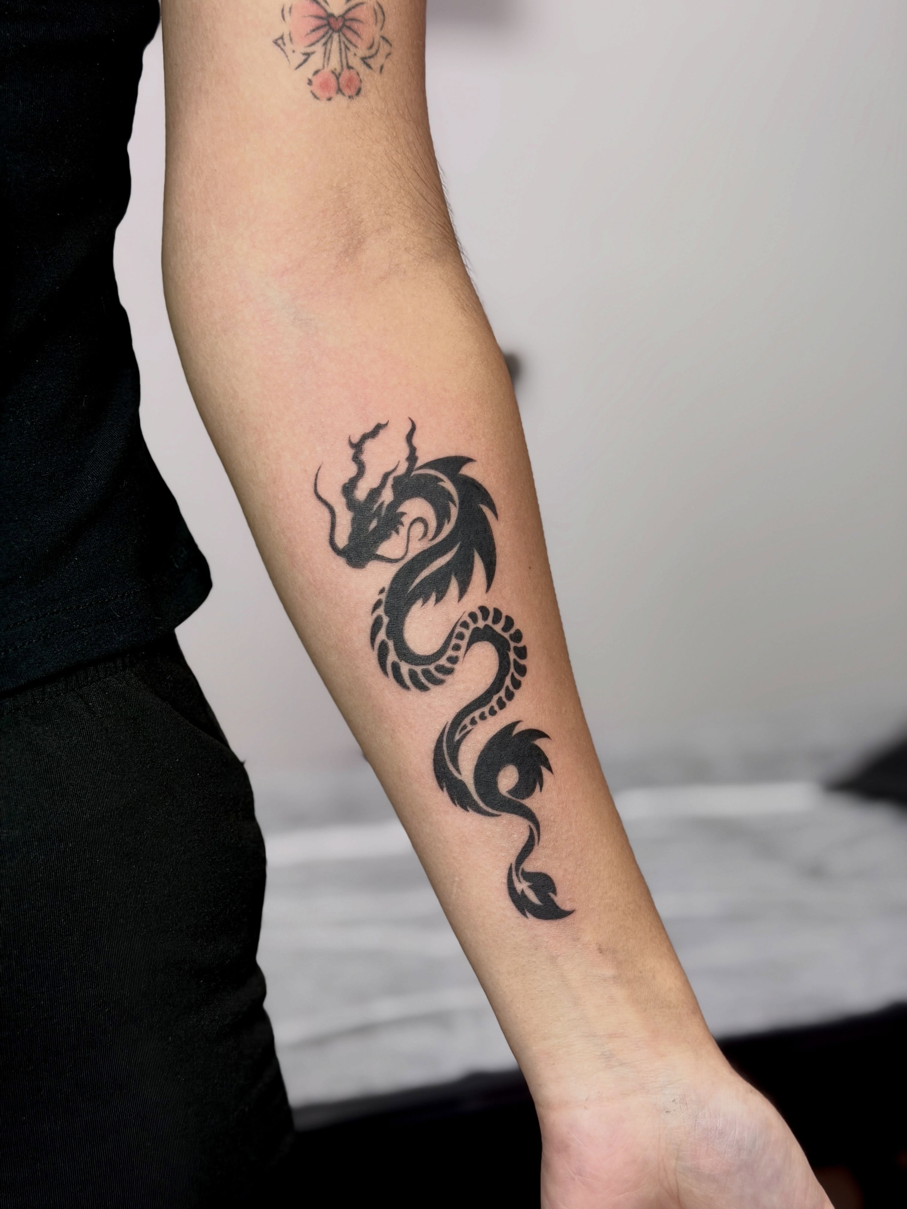 Tattoo by @baka_notgonnahurtyou — black_and_grey
