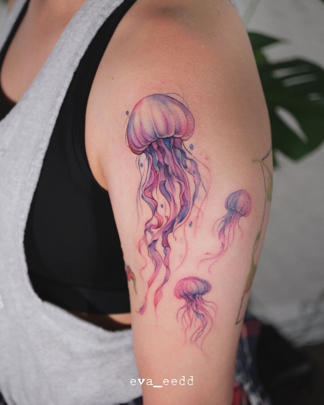 Tattoo by @eva_eedd — watercolor, fine_line