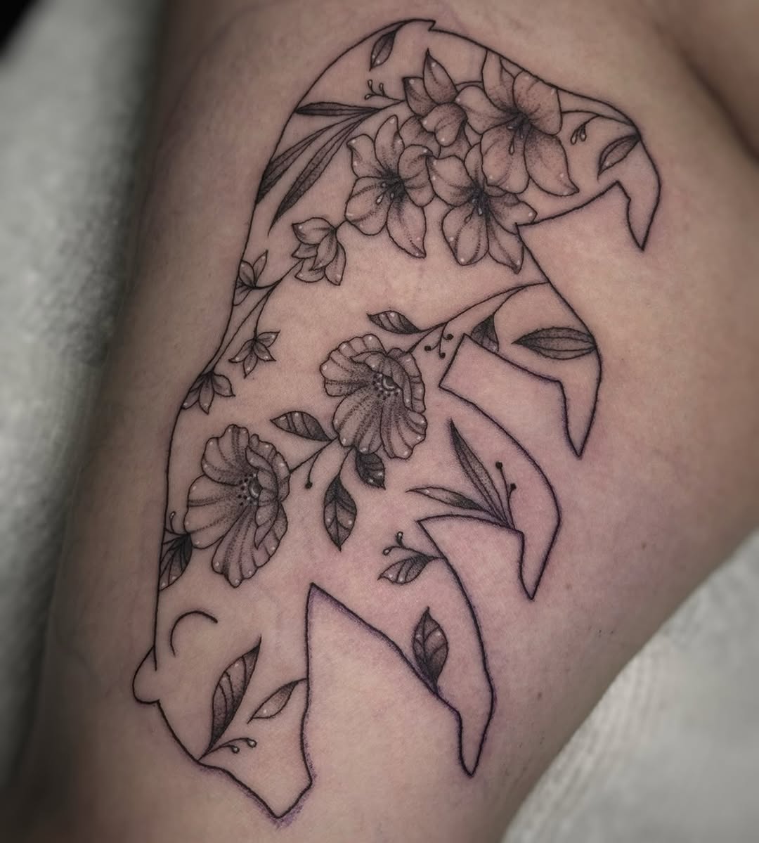 Tattoo by @joanadianetattoos β fine_line, black_and_grey