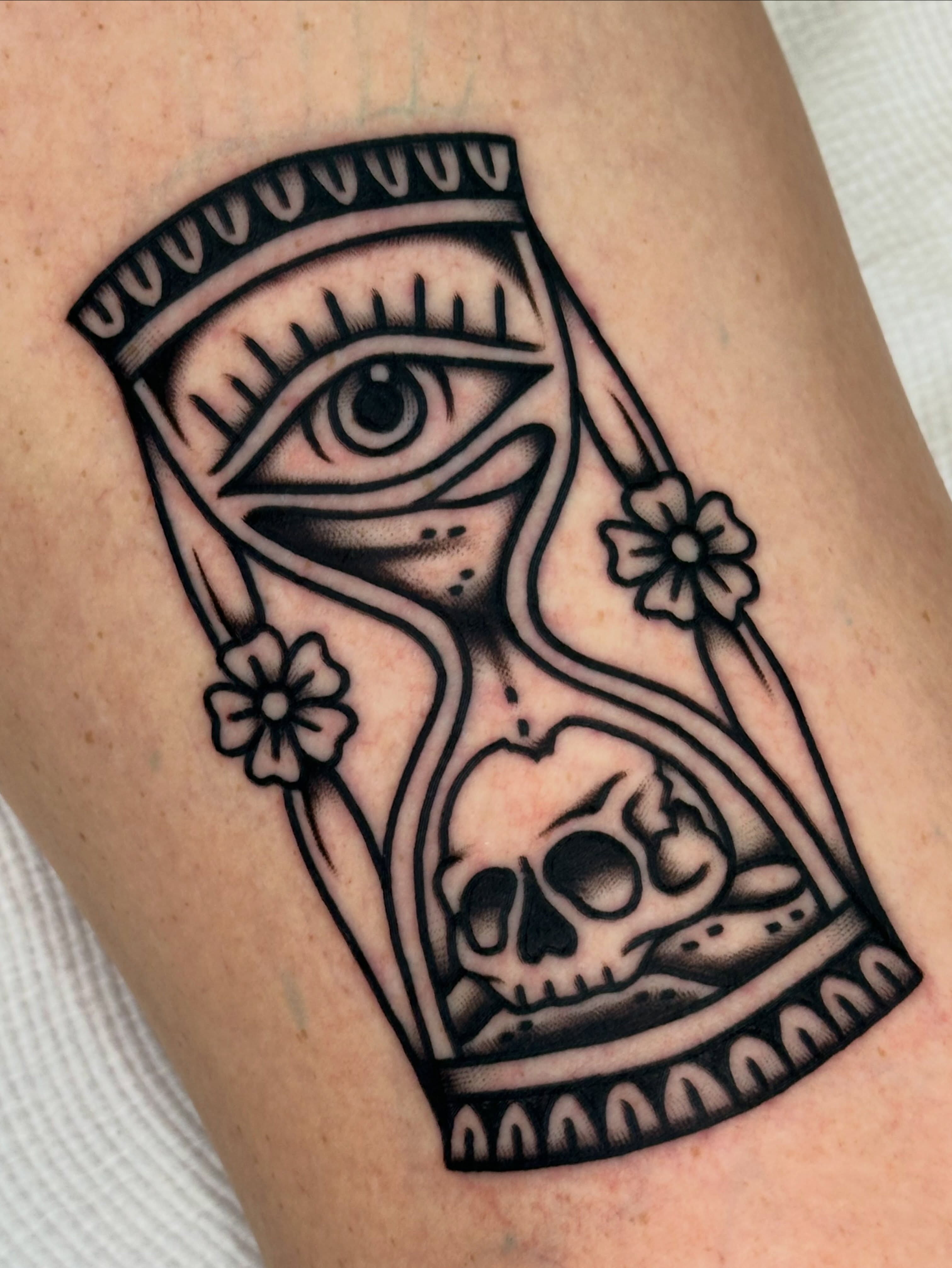 Tattoo by @koonta_tattoo — black_and_grey