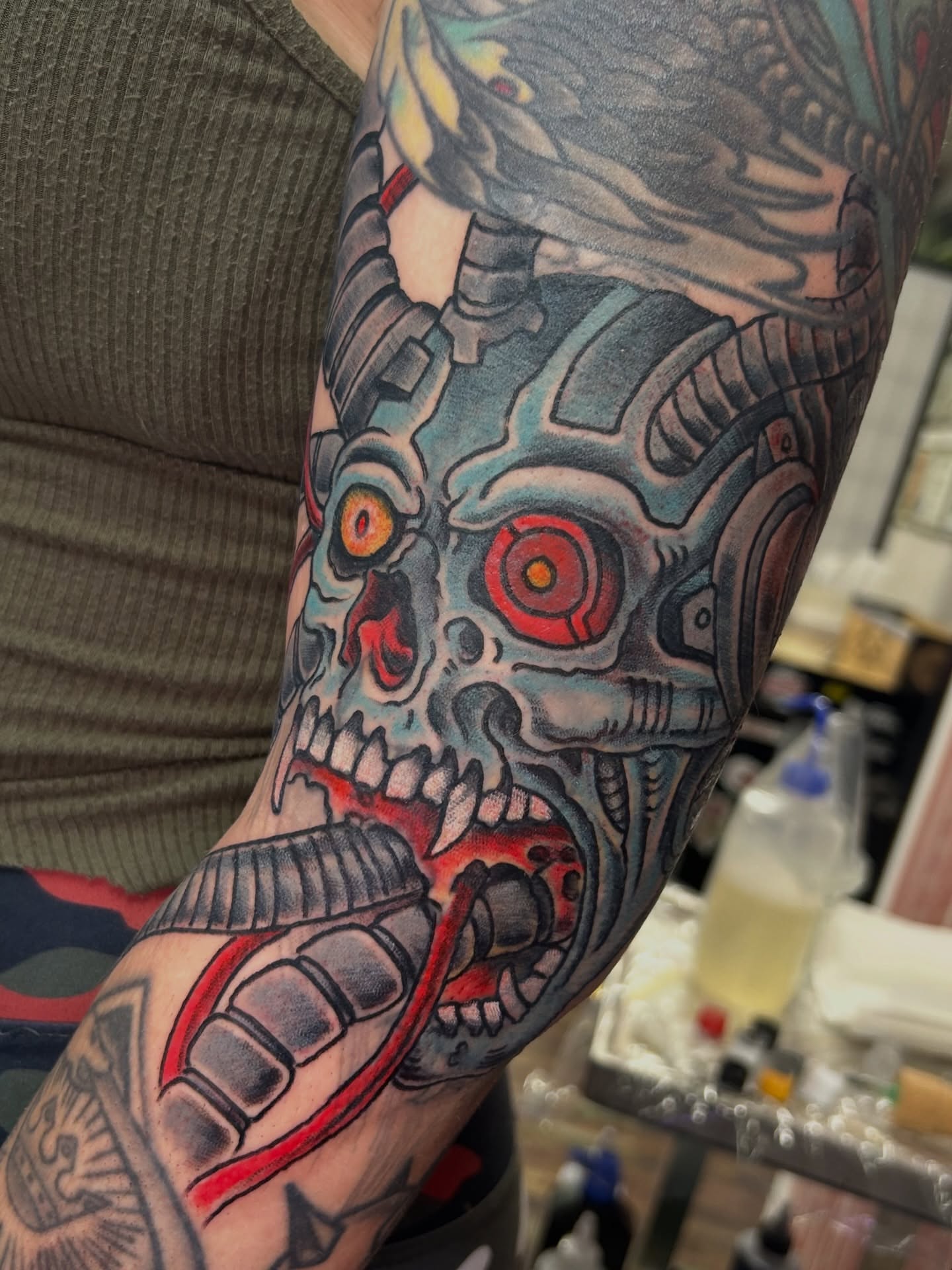 Tattoo by @annettelarulez — realism, blackwork