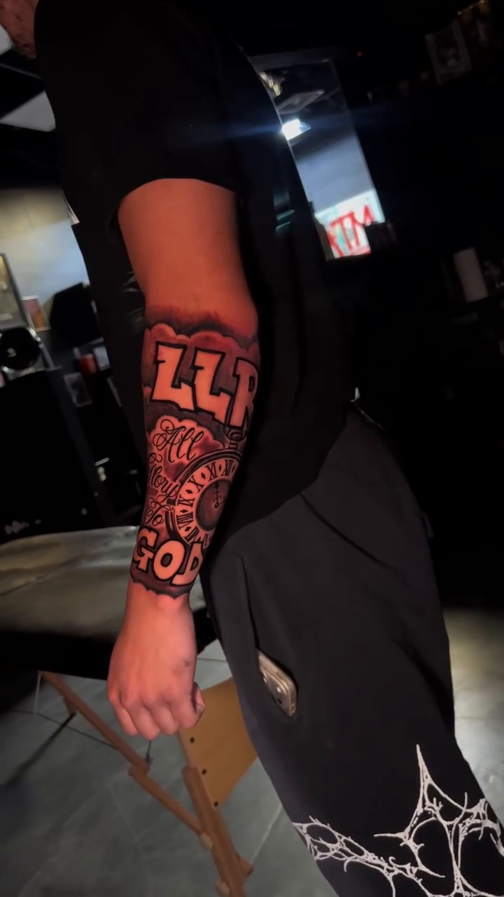 Tattoo by @tattoosbydee__ — black_and_grey, realism
