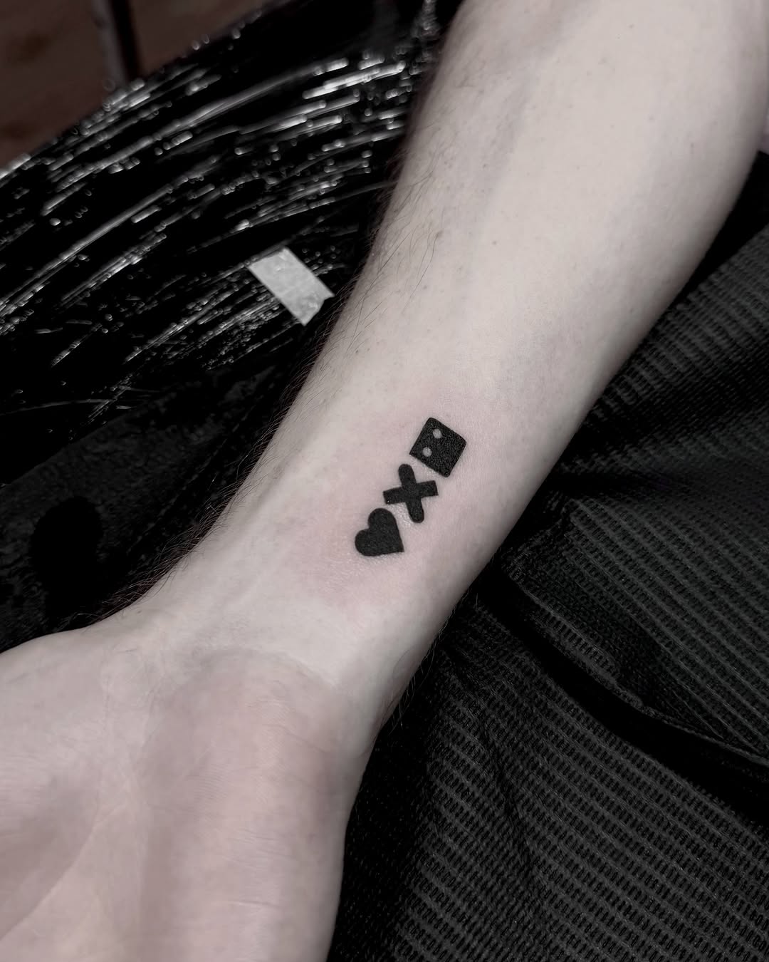 Tattoo by @caesar_tattooer — minimalist