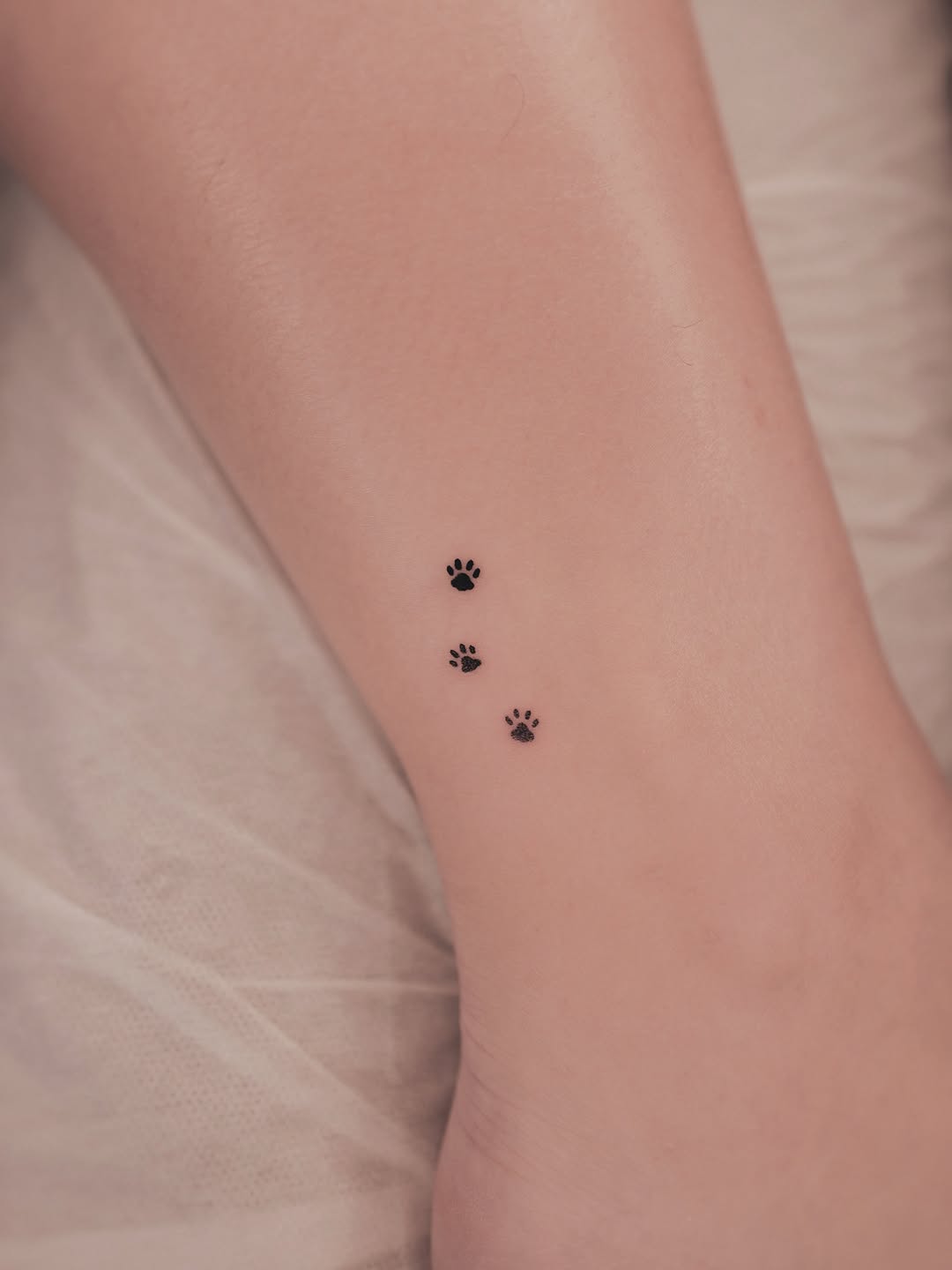 Tattoo by @19_tattooer — fine_line, minimalist