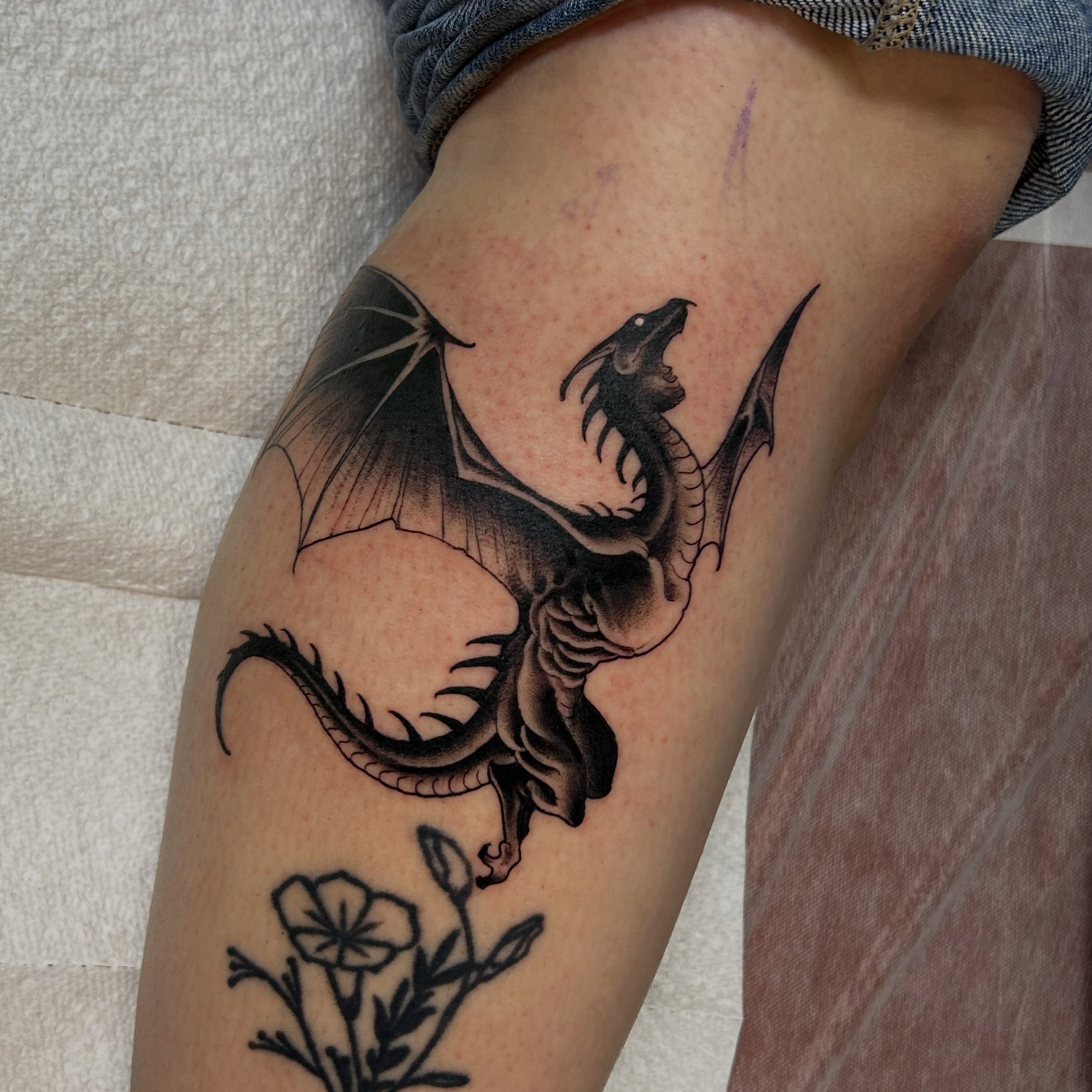 Tattoo by @obiecruztattoo โ black_and_grey