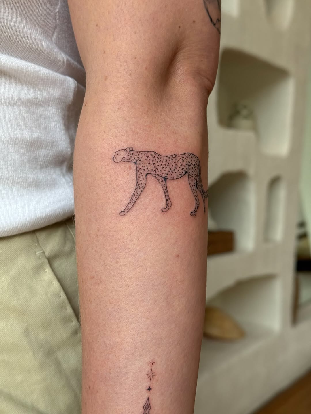 Tattoo by @feelinfineline โ fine_line, minimalist