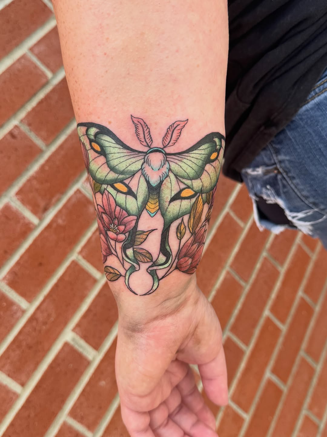 Tattoo by @tatsbythealycat — neo_traditional, realism