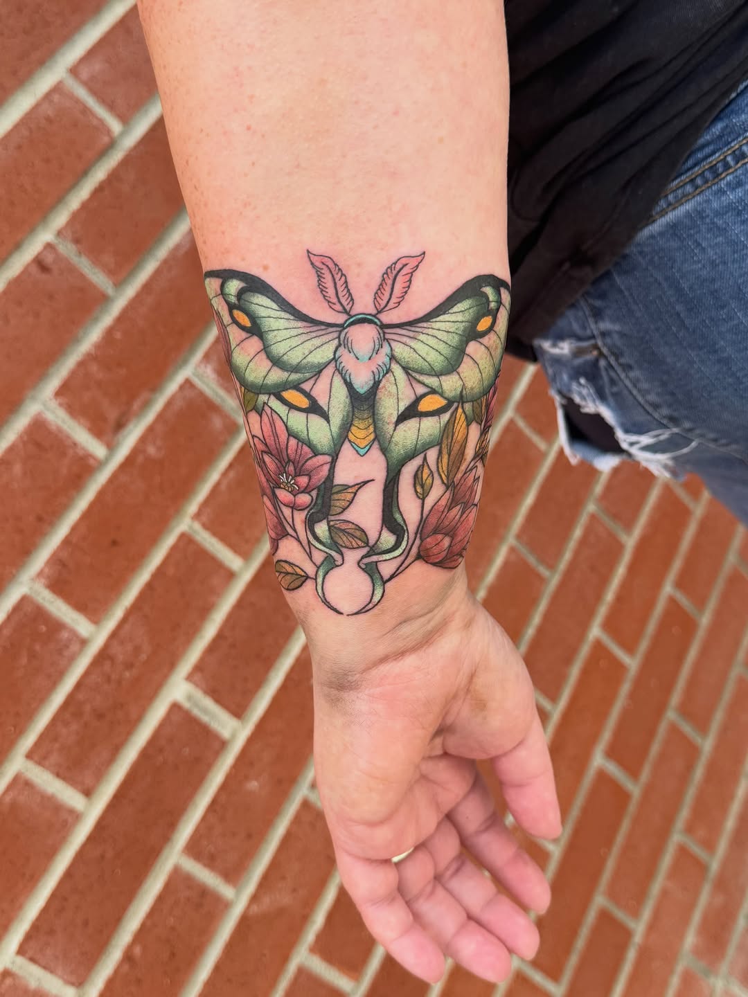 Tattoo by @tatsbythealycat — neo_traditional, realism