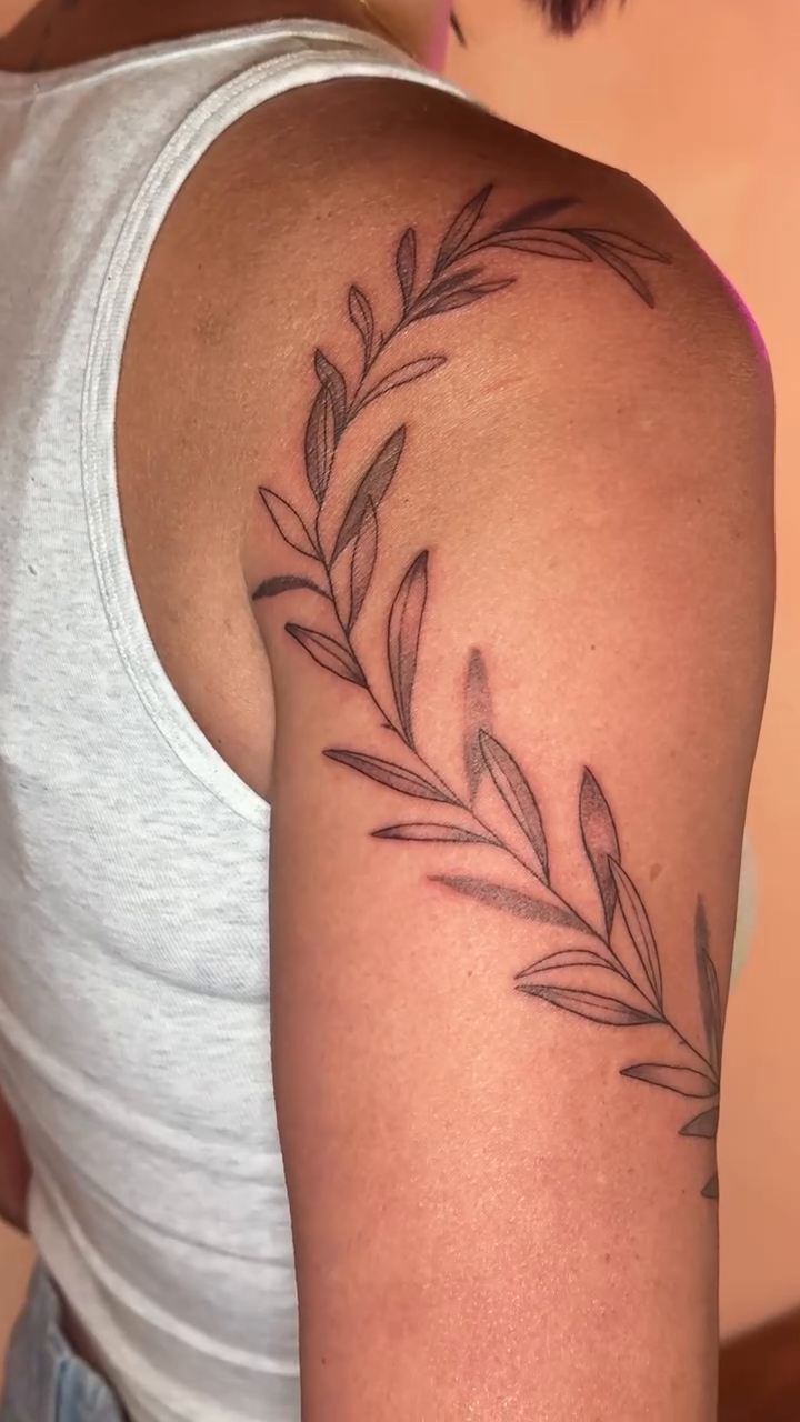 Tattoo by @alenanebotattoos — fine_line