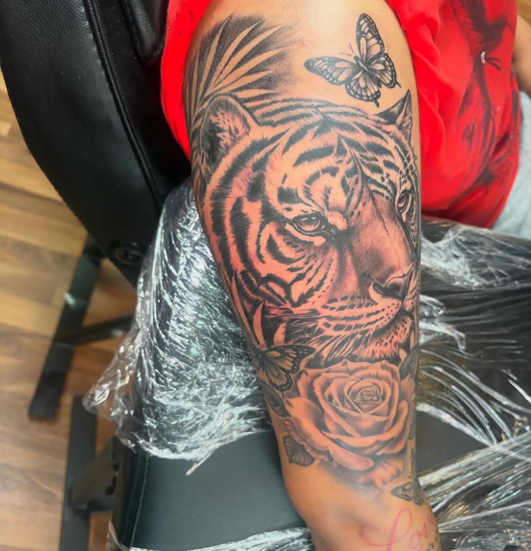 Tattoo by @sheinkd_itt โ realism, black_and_grey