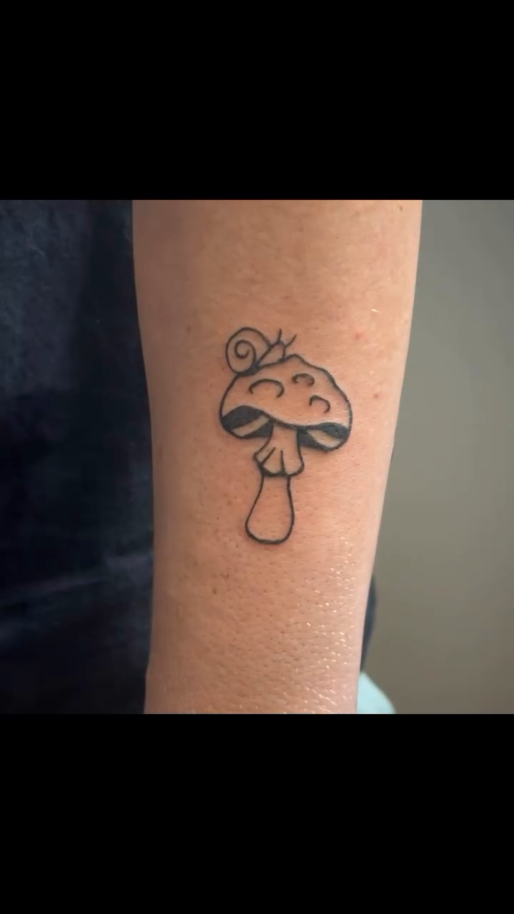 Tattoo by @clubskunktattoo — fine_line
