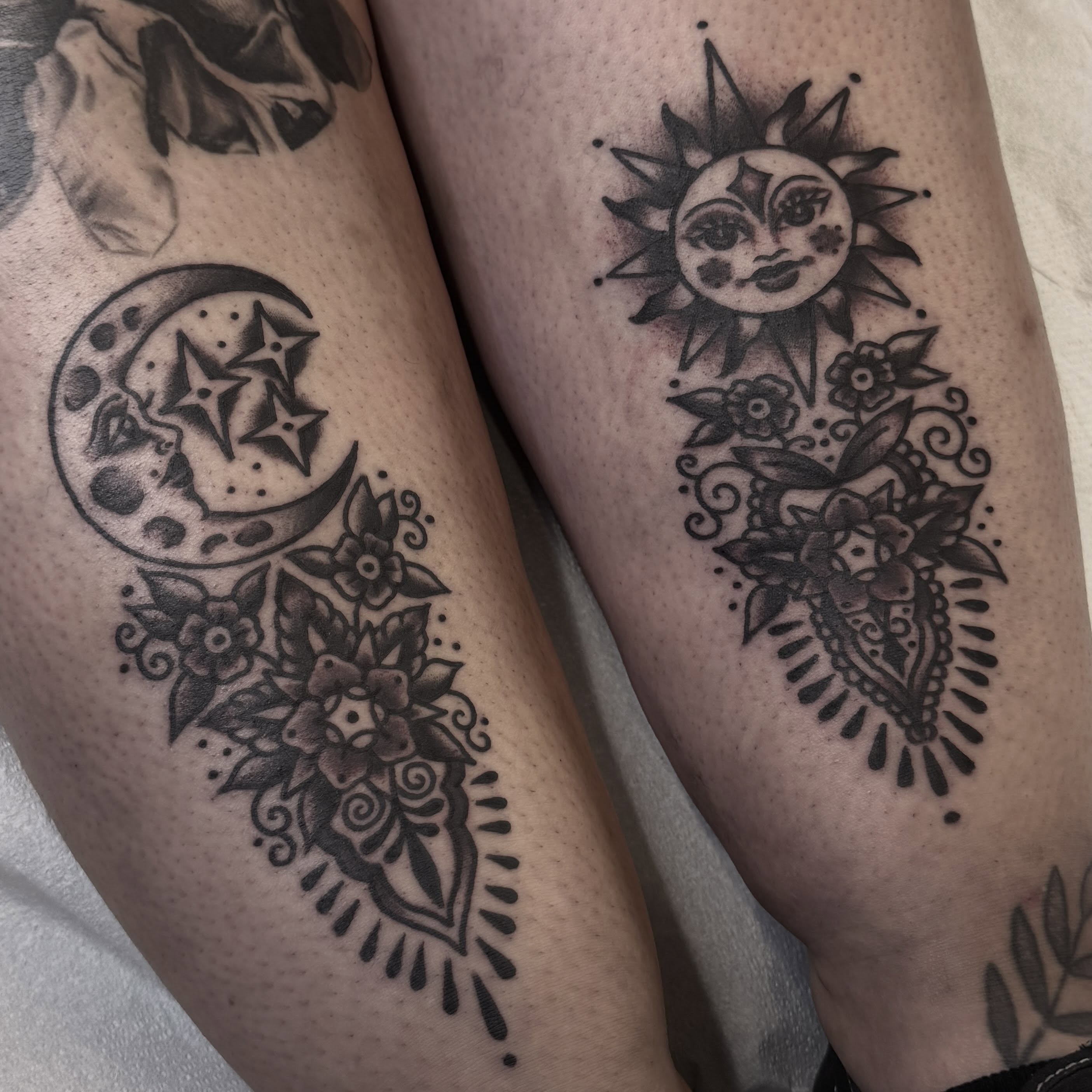 Sun and moon American traditional tattoo on the thigh by 🩸 𝓢𝔂𝓵𝓿𝓲𝓮 🩸 ▪︎ 𝕯𝖊𝖓𝖛𝖊𝖗 𝕿𝖆𝖙𝖙𝖔𝖔𝖊𝖗 ▪︎