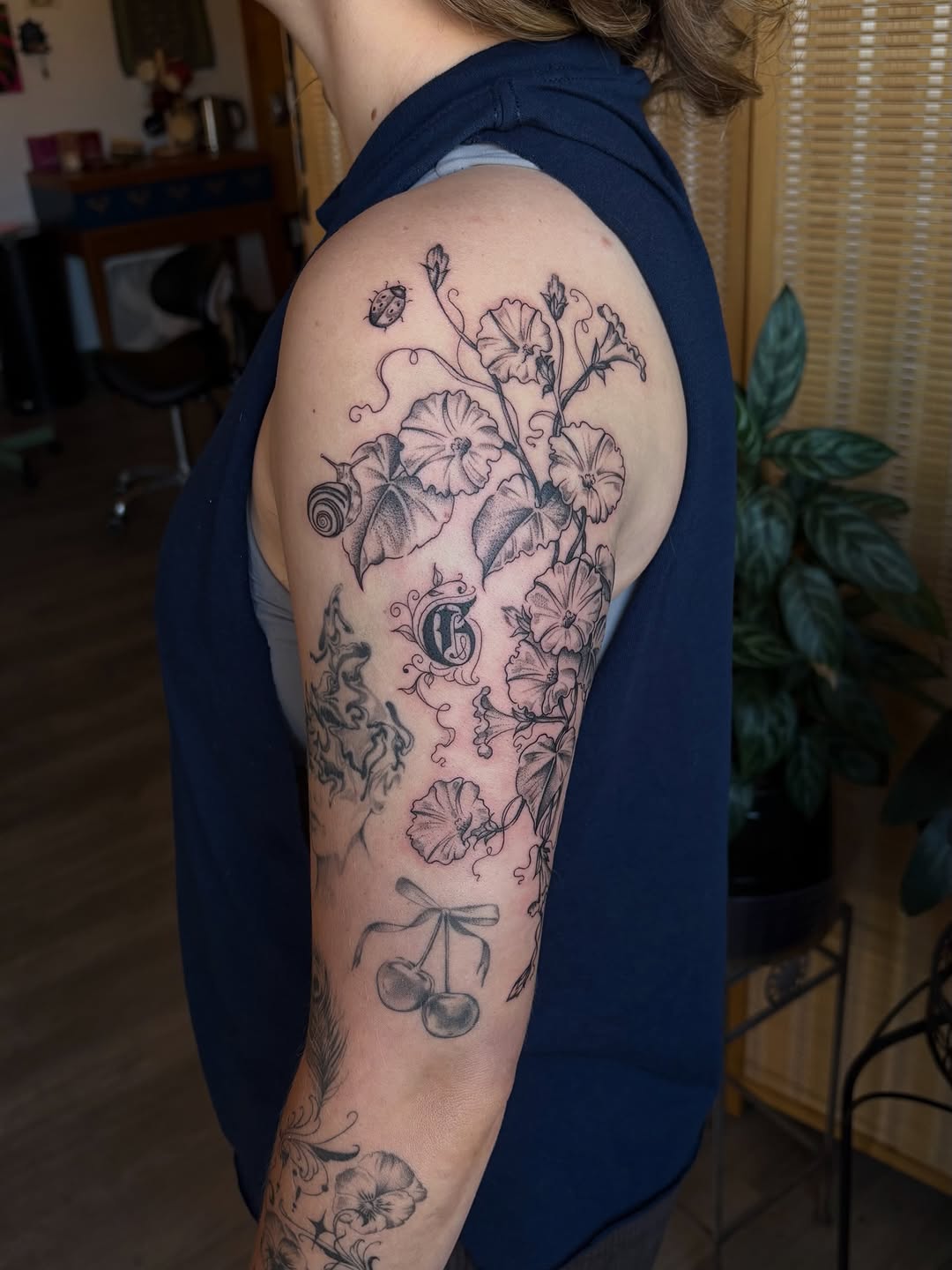 Tattoo by @emeraldbeetattoo โ fine_line, black_and_grey