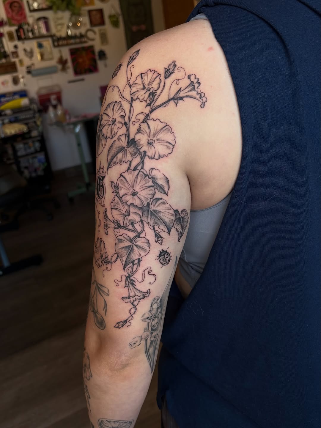 Tattoo by @emeraldbeetattoo โ fine_line, black_and_grey