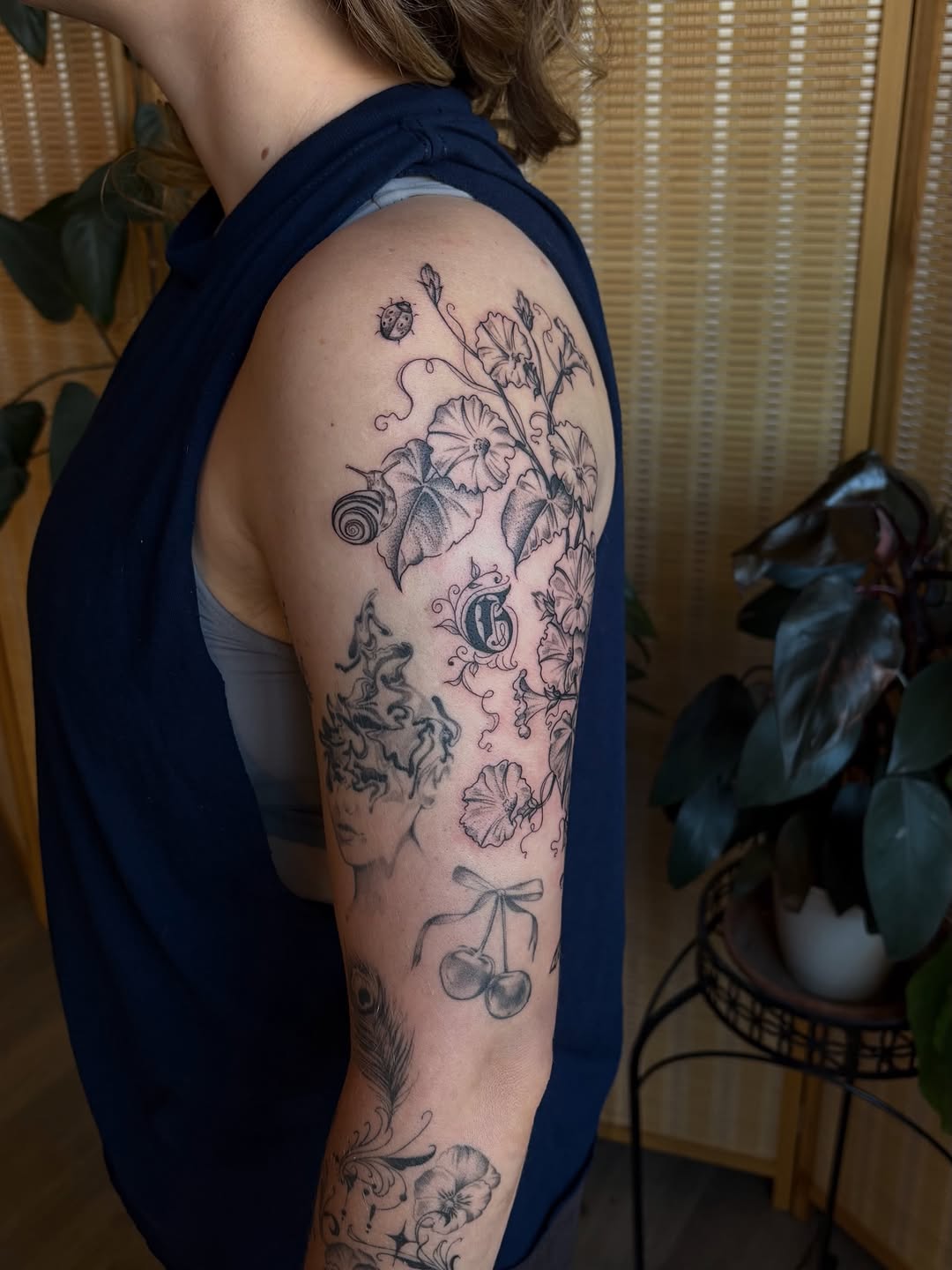 Tattoo by @emeraldbeetattoo โ fine_line, black_and_grey