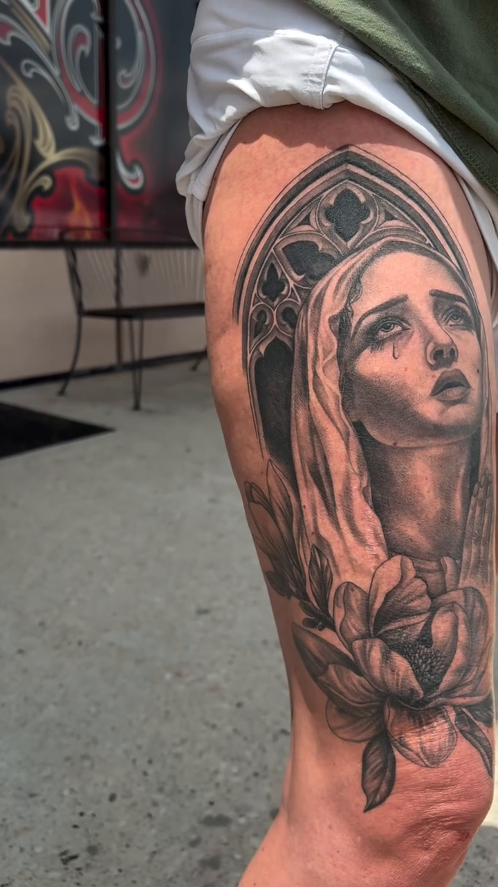 Tattoo by @kleewazhere โ black_and_grey, realism