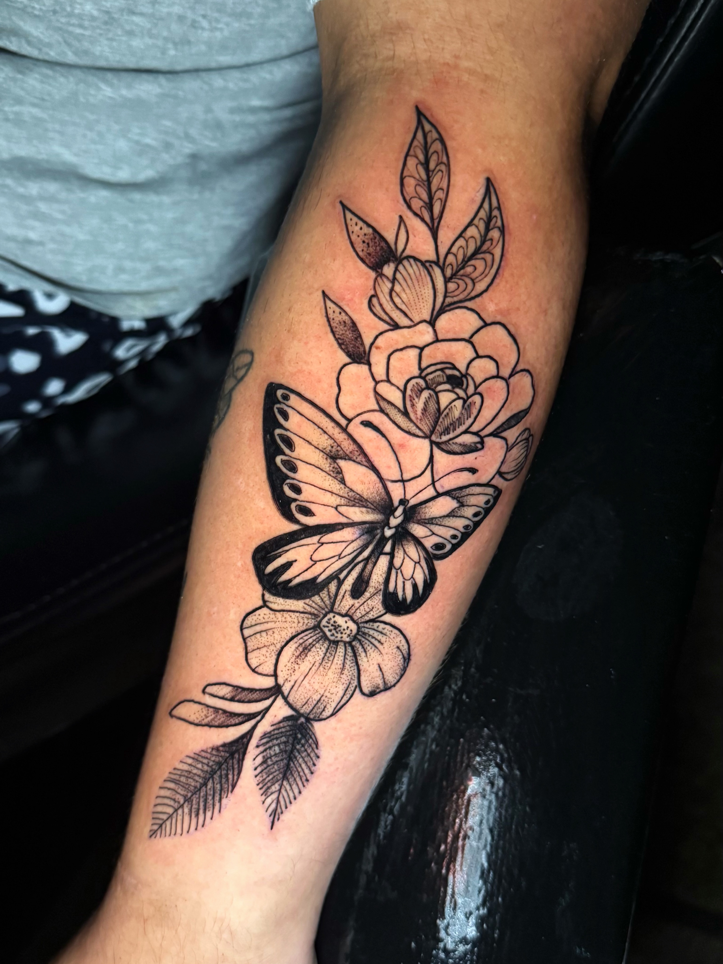 Tattoo by @jenniferedge — black_and_grey