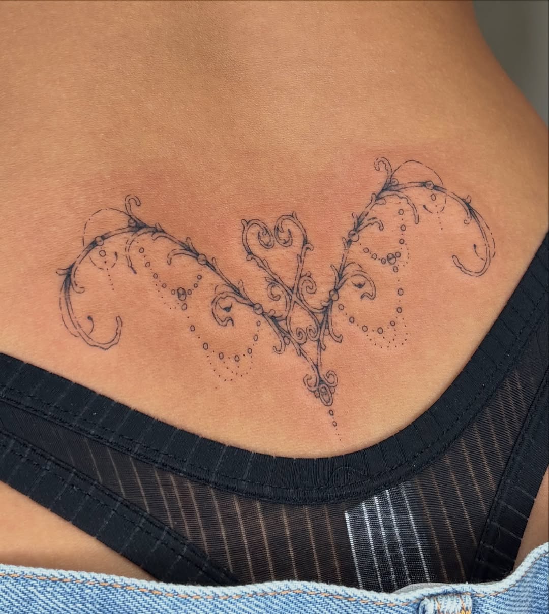Tattoo by @stabzzz333 โ fine_line, ornamental