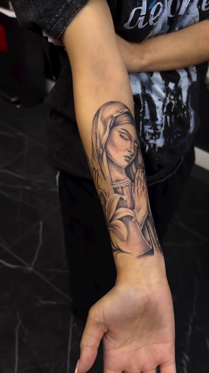 Tattoo by @prettypixieink_ β realism, black_and_grey